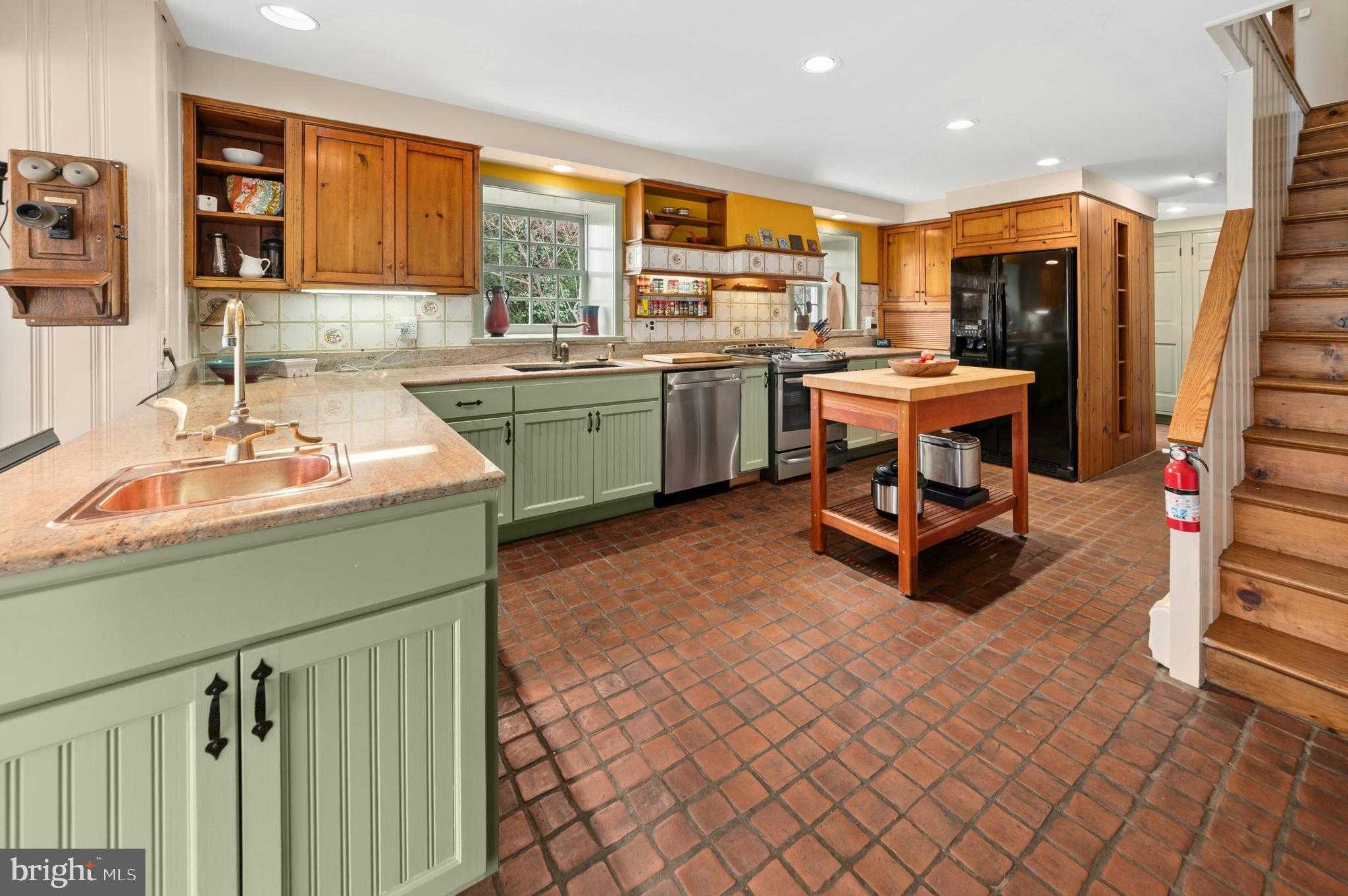 2885 Mill Rd photo 11