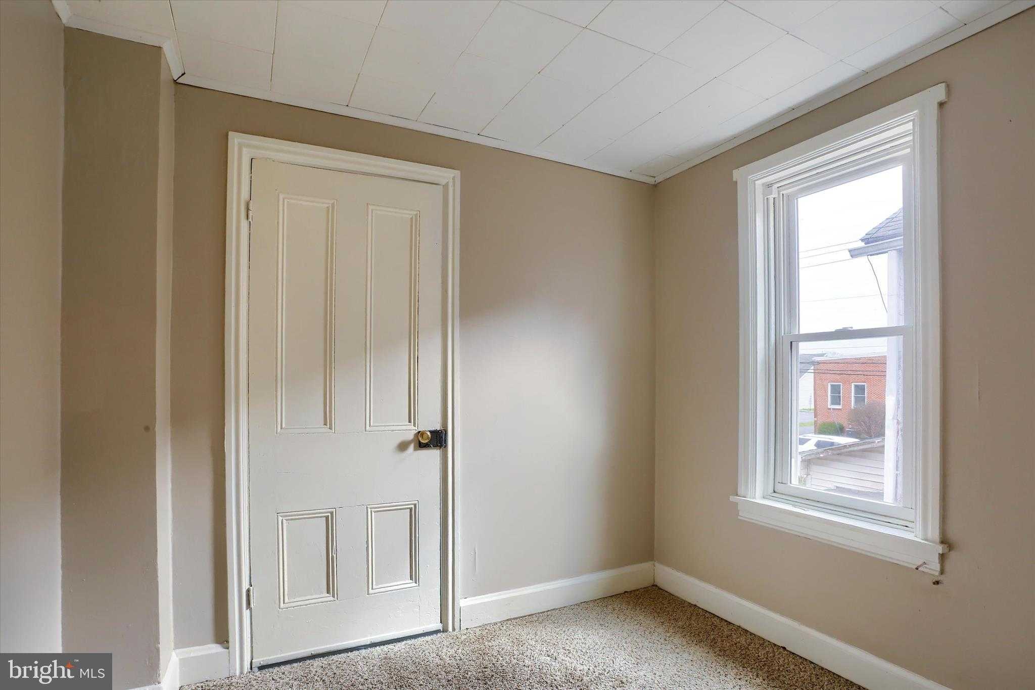 347 E Louther St photo 19