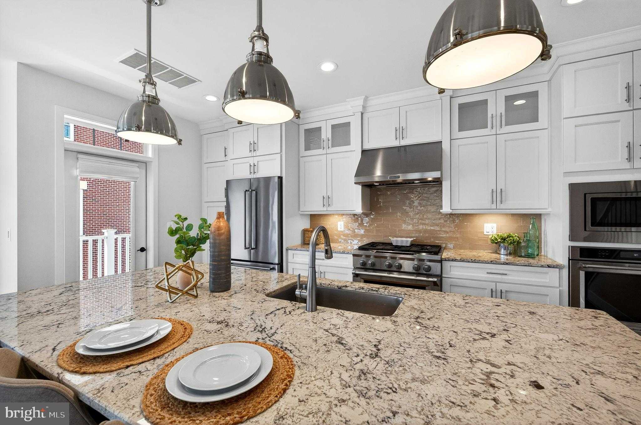 151 Center St S photo 24