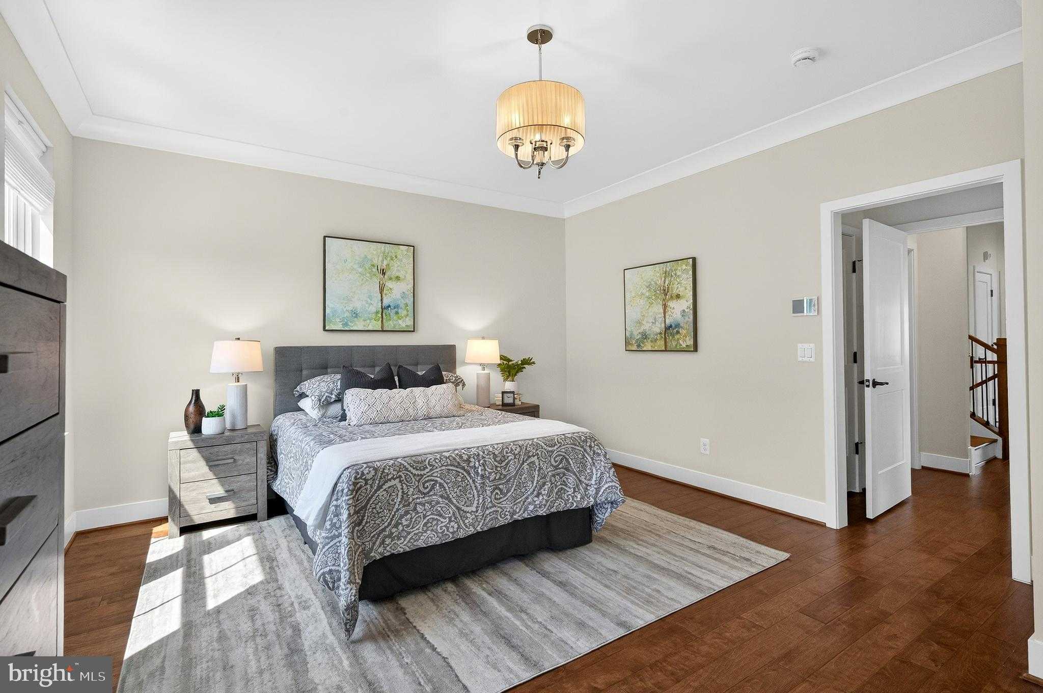 151 Center St S photo 35