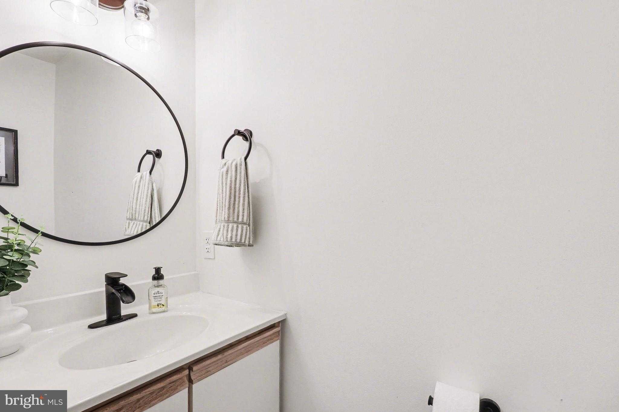 606 Crestgate Pl photo 13