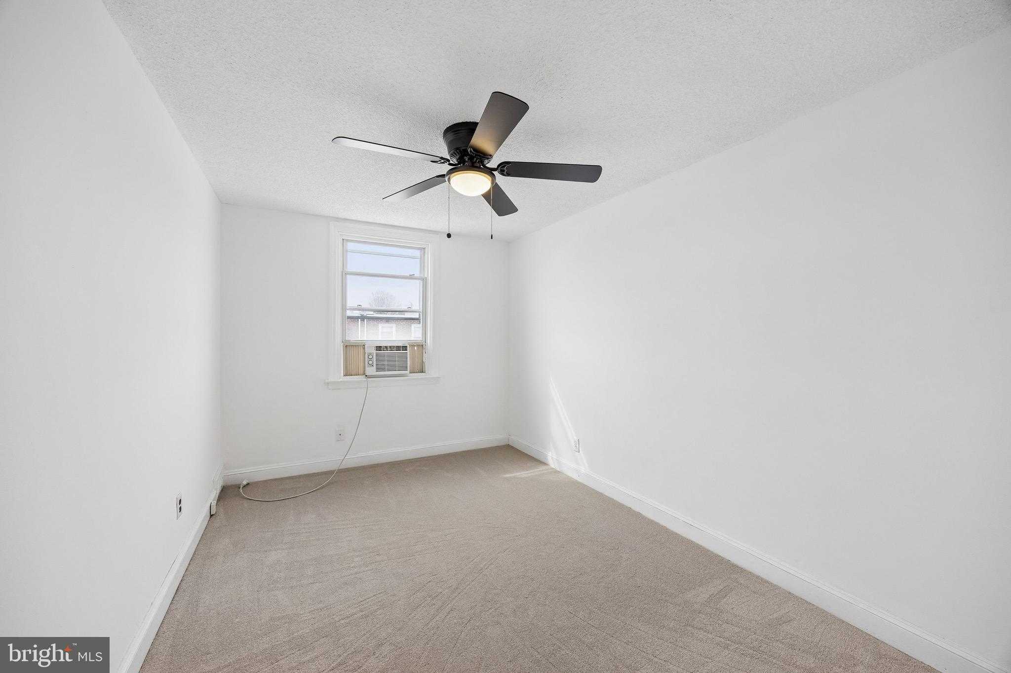 924 Fairfax Rd photo 18