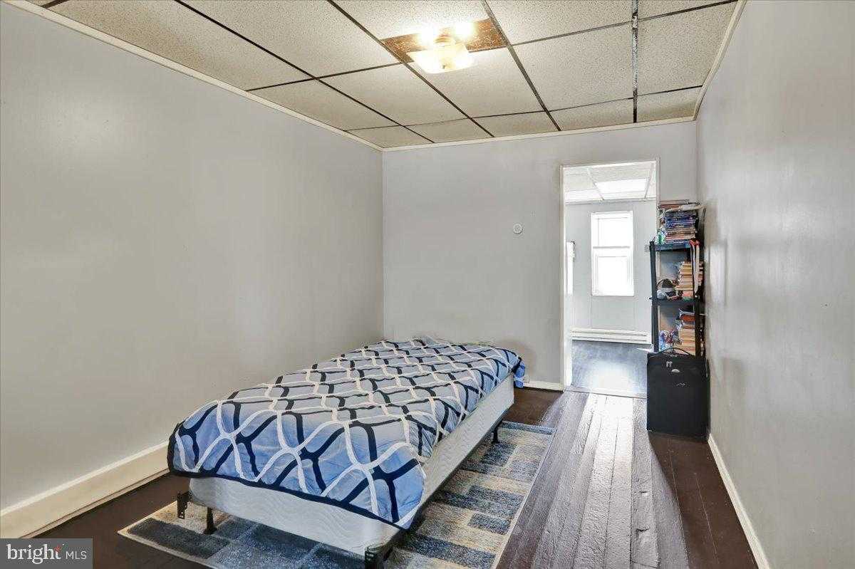 348 Lincoln Ave photo 8