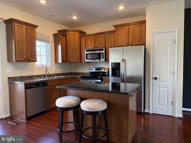 1008 Sithean Way photo 2