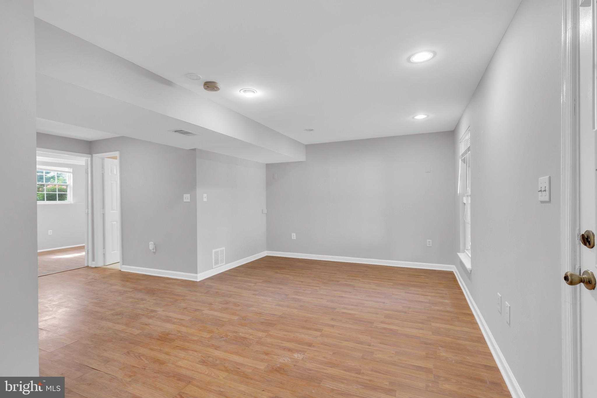 8552 Cabot CT photo 21