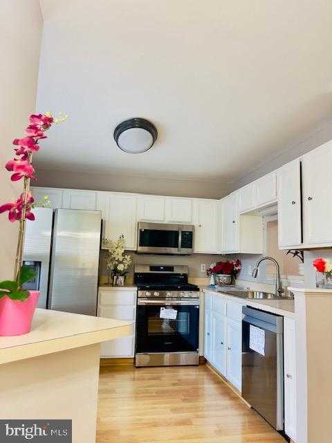 8552 Cabot CT photo 6