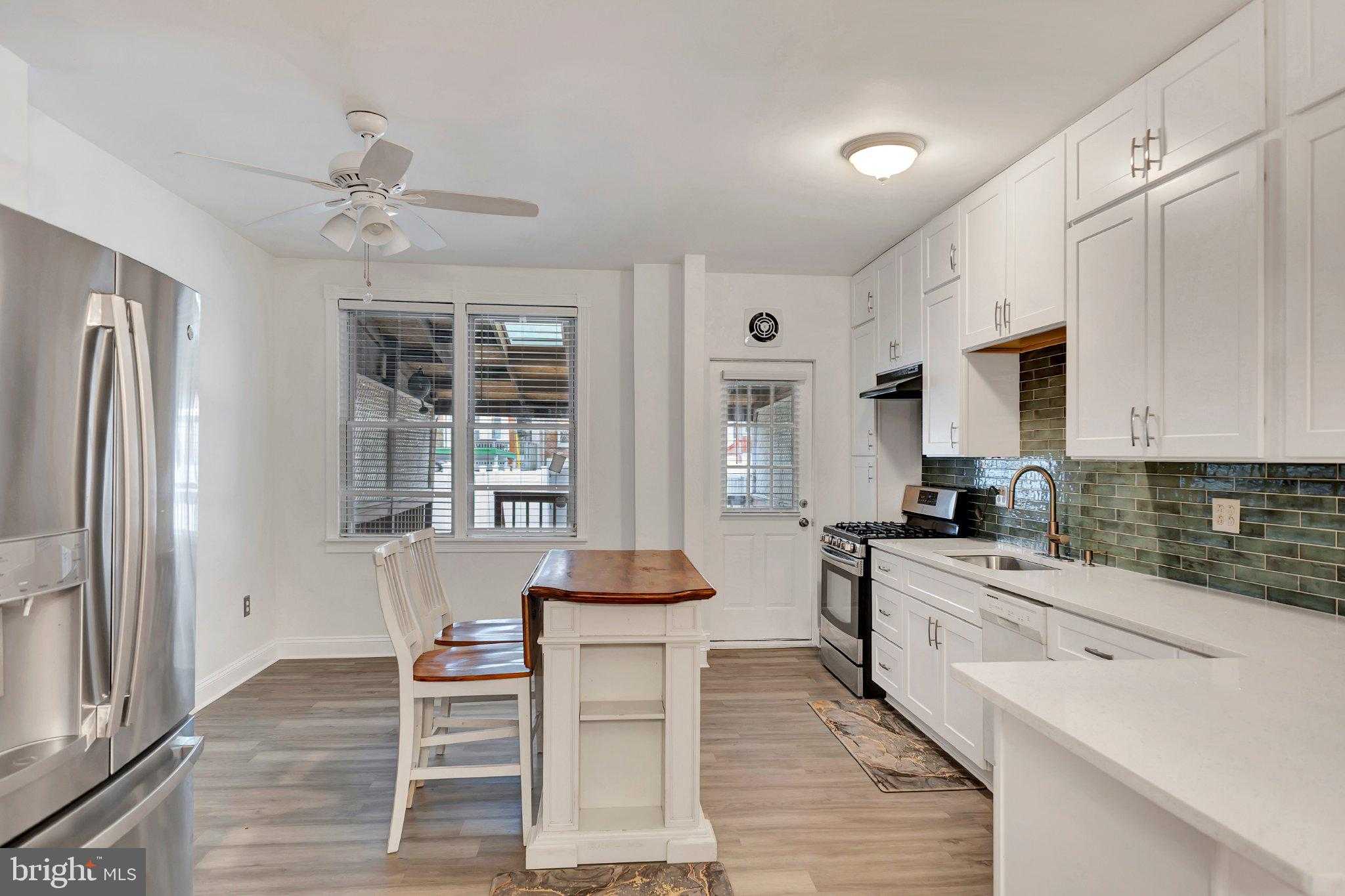 1214 W 40th St photo 11