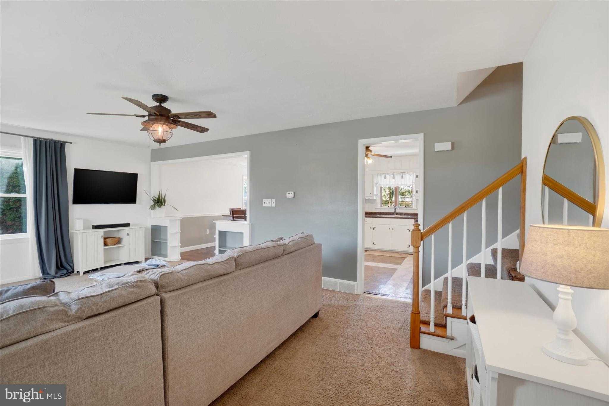 1890 North Dr photo 4