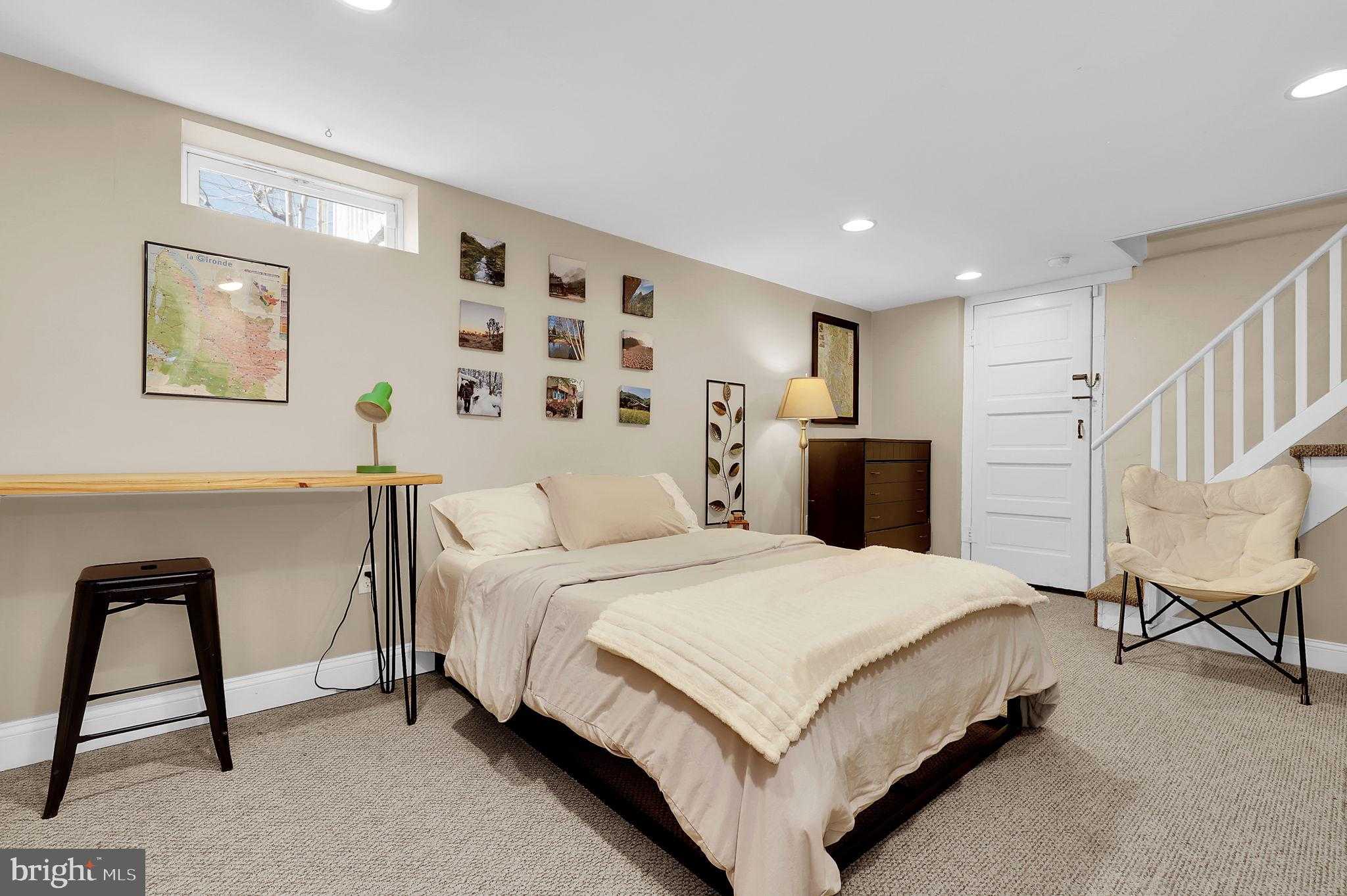 517 Fairview Ave photo 16