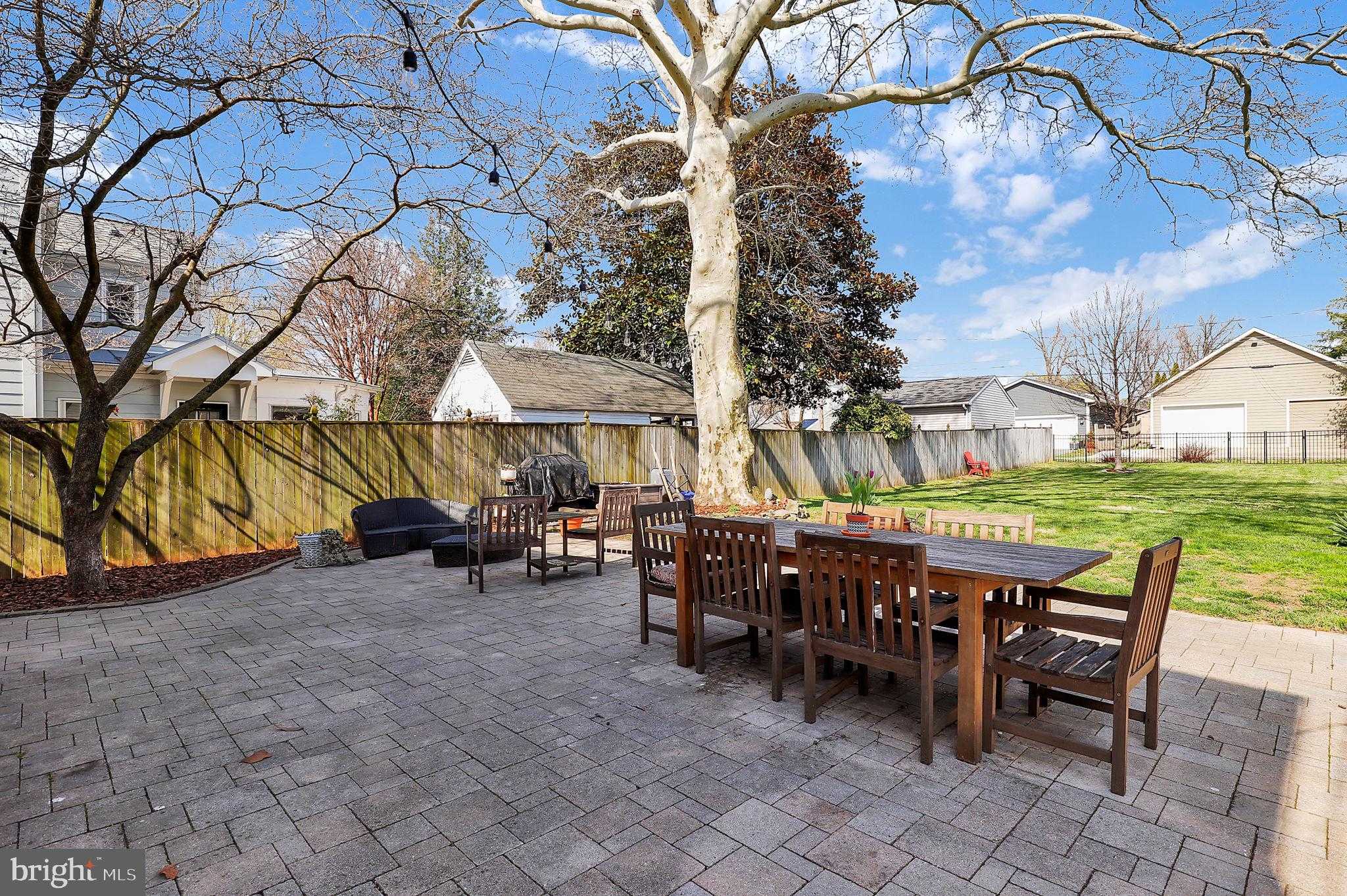 517 Fairview Ave photo 26