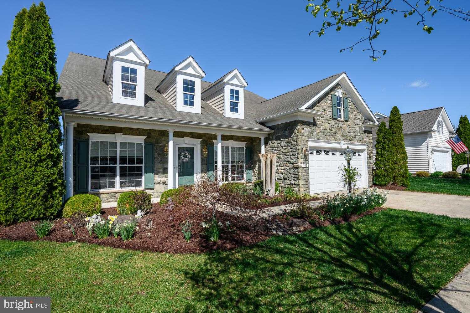 105 Concerto Ave photo 2