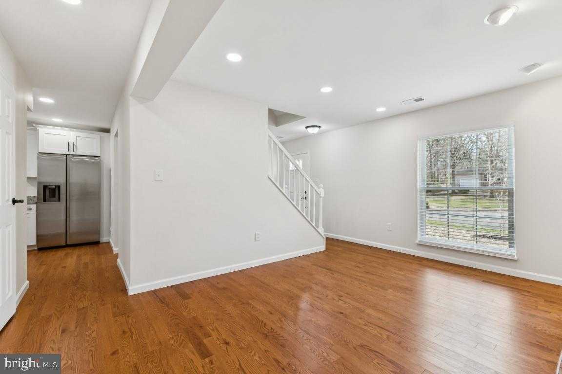 4008 Buckingham CT photo 5