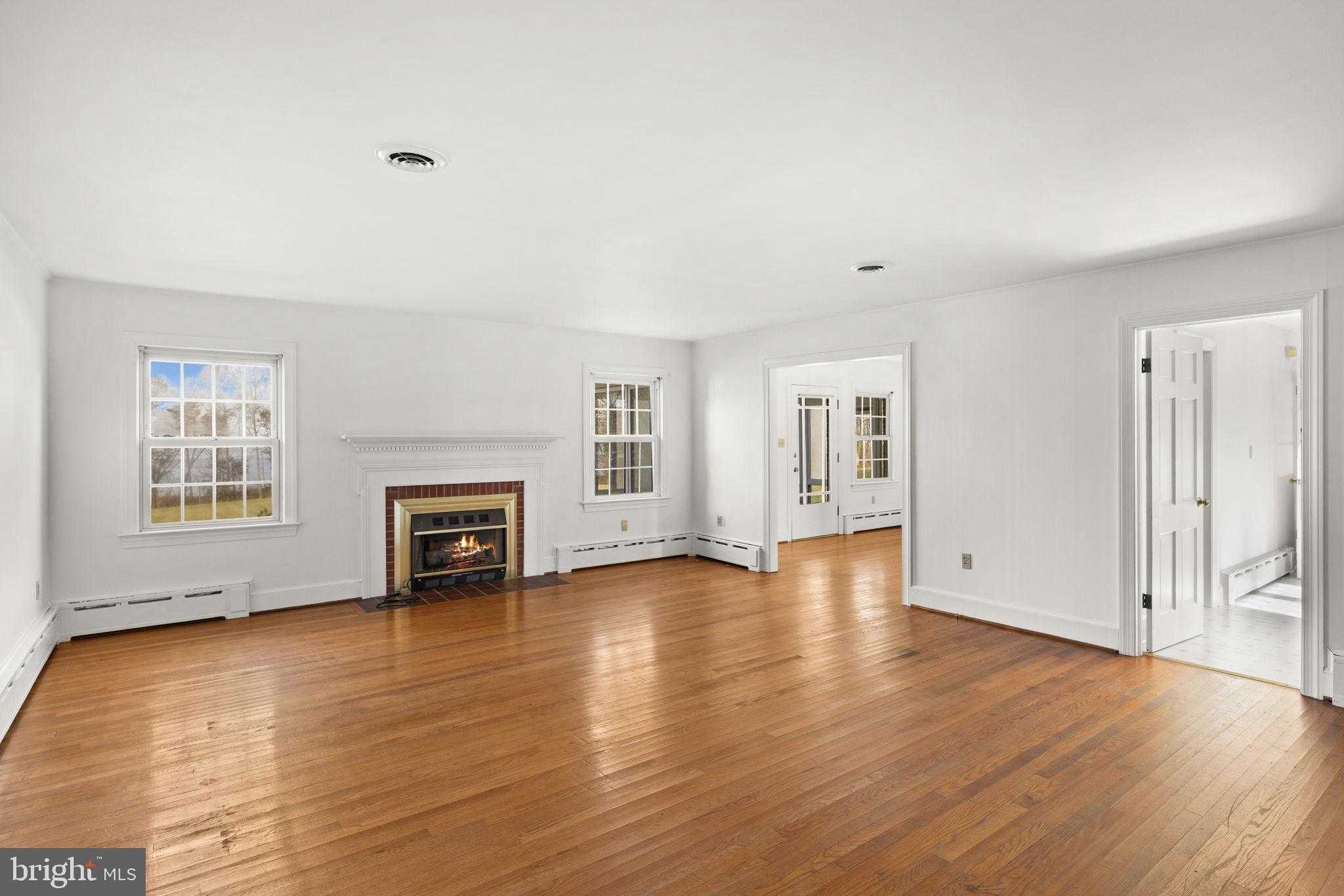 1324 Woodstock Rd photo 4