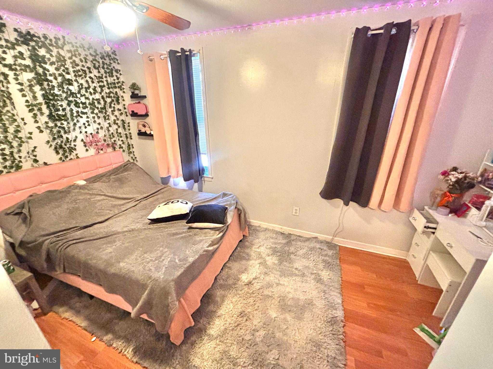 5738 Filbert St photo 12