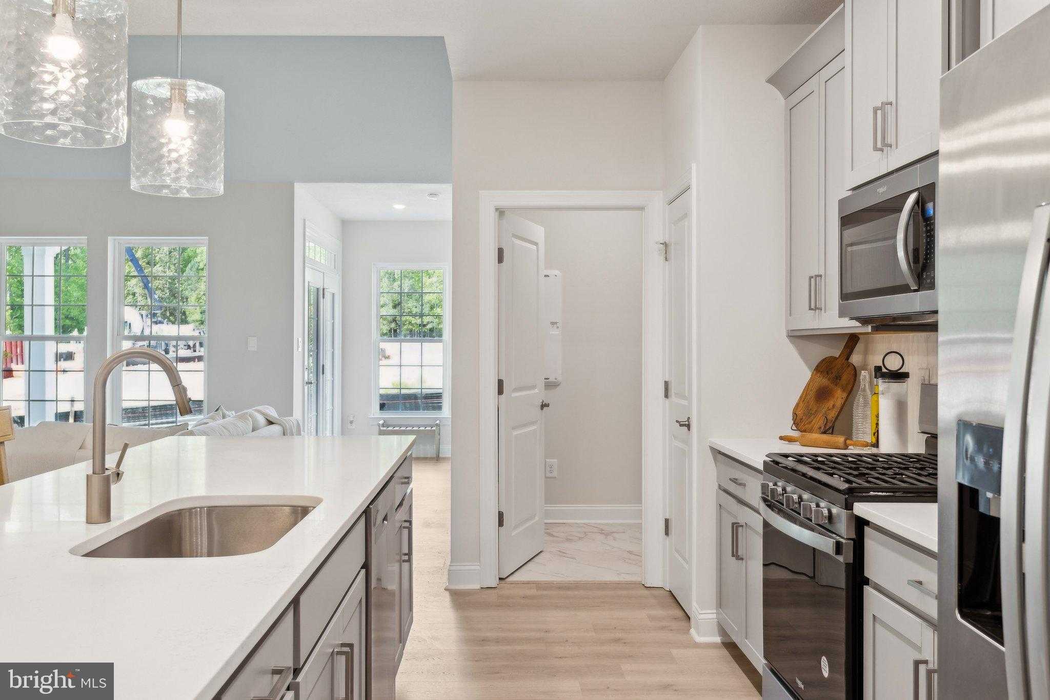 1268 Treviso Bay photo 9