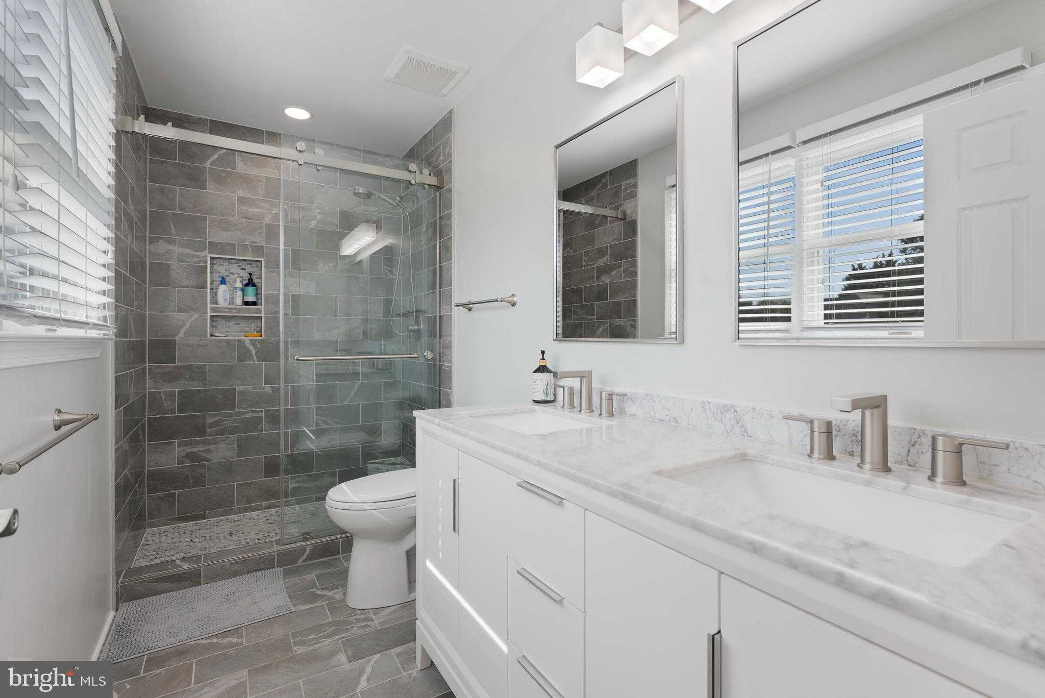 725 Hess CT photo 19