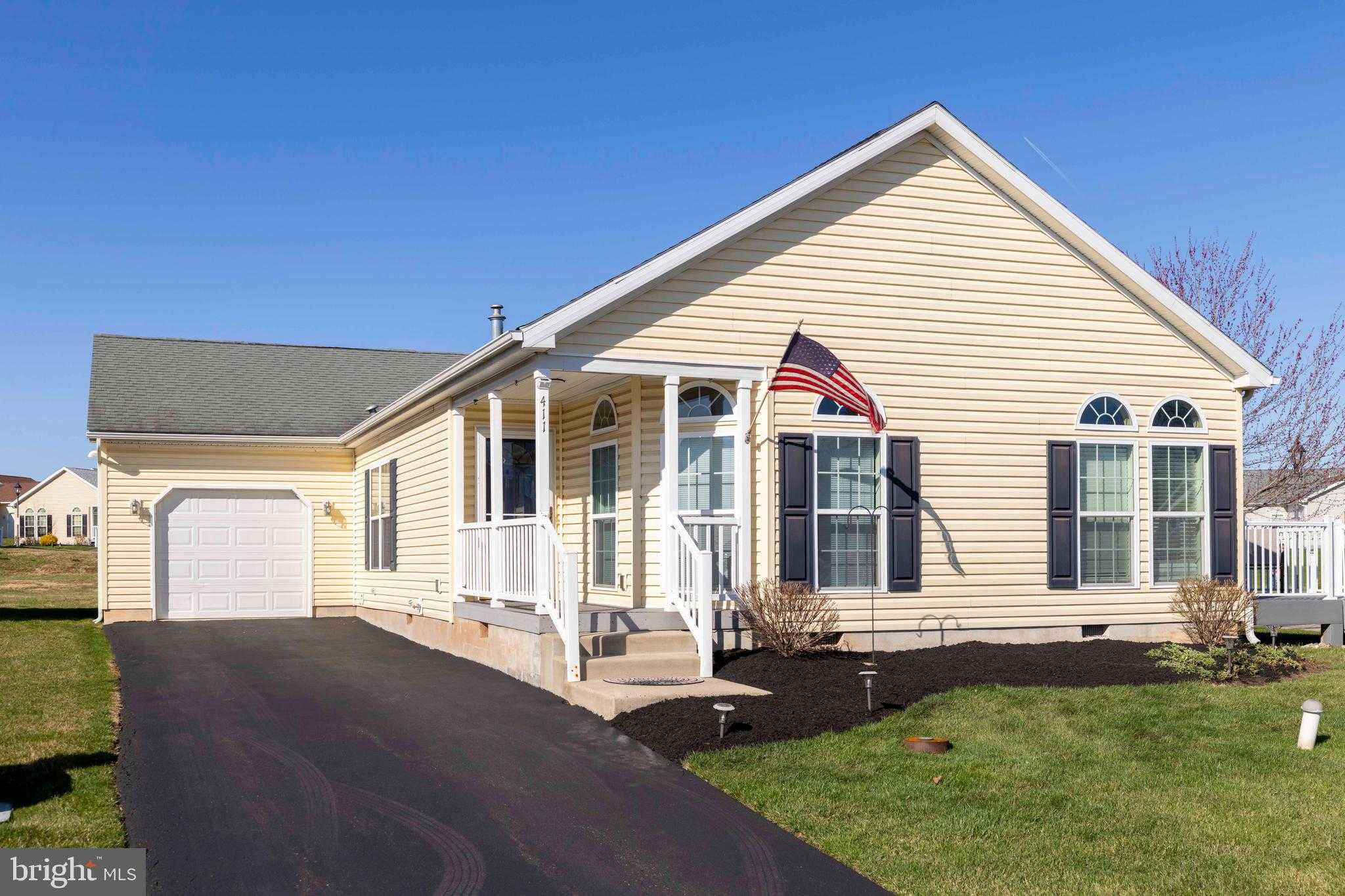 411 Dandelion Dr photo 2