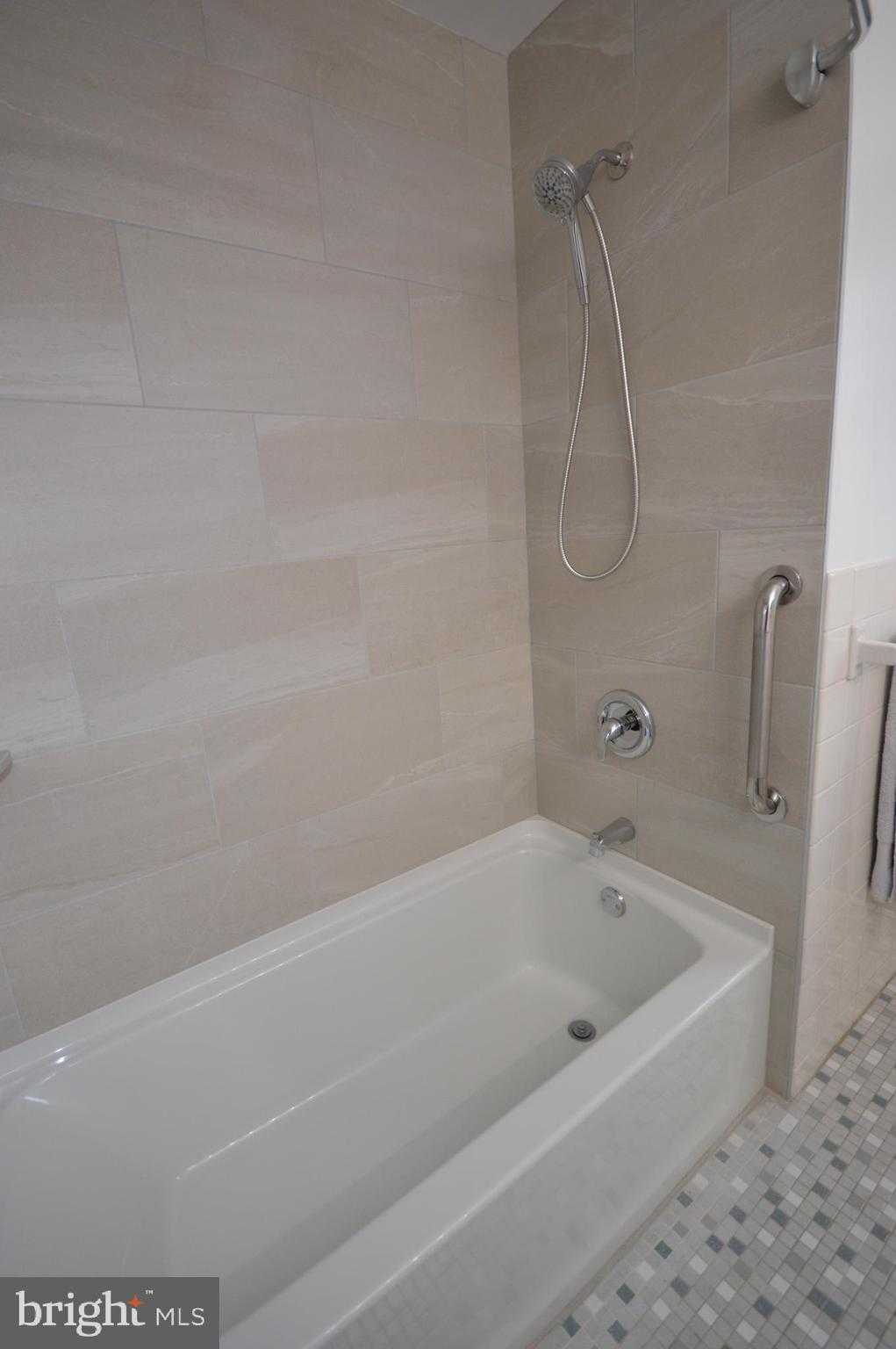 417 Tasker St photo 24