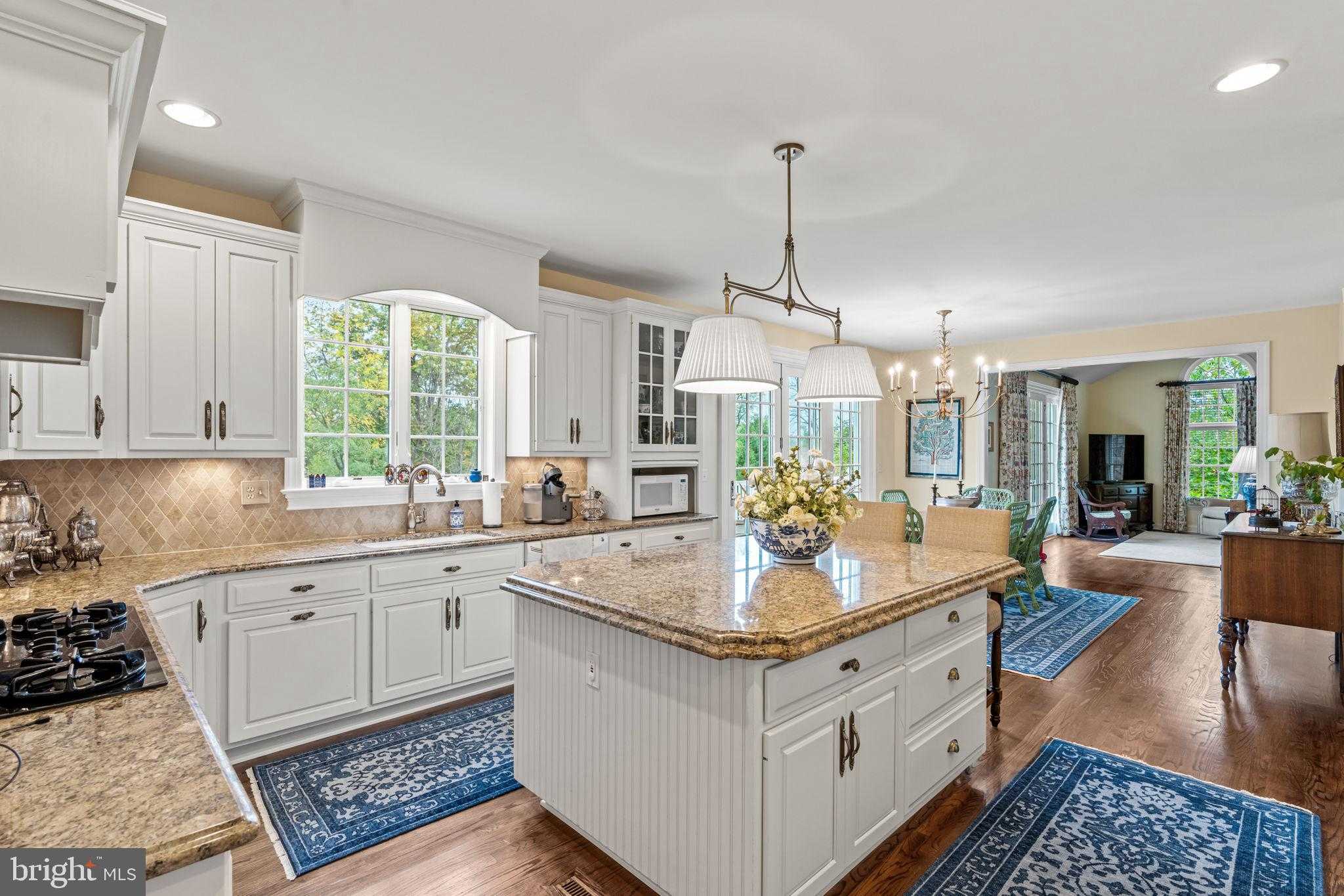 2309 Forest Ln photo 8