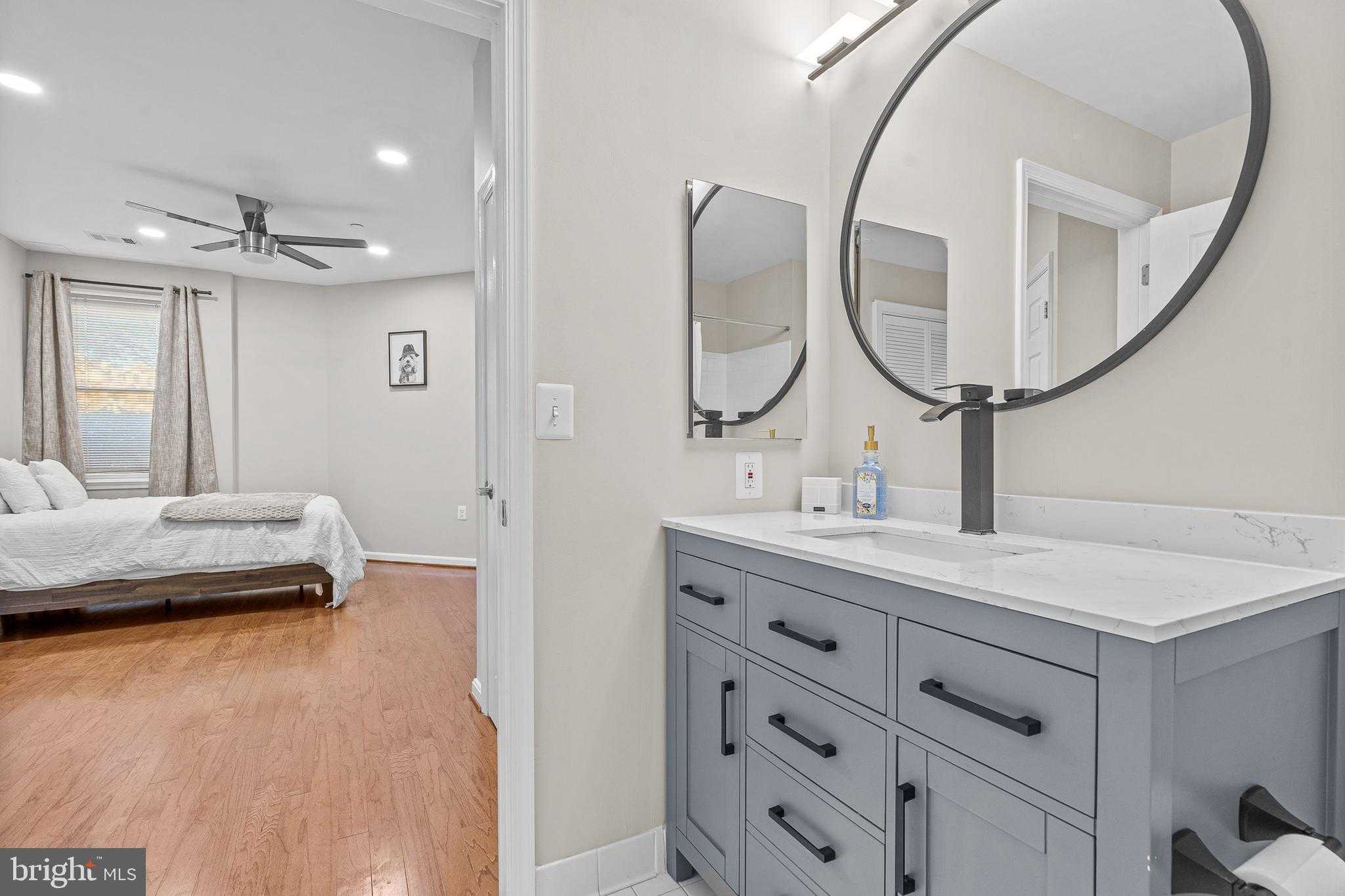 23 Pierside Dr Apt 111 photo 13