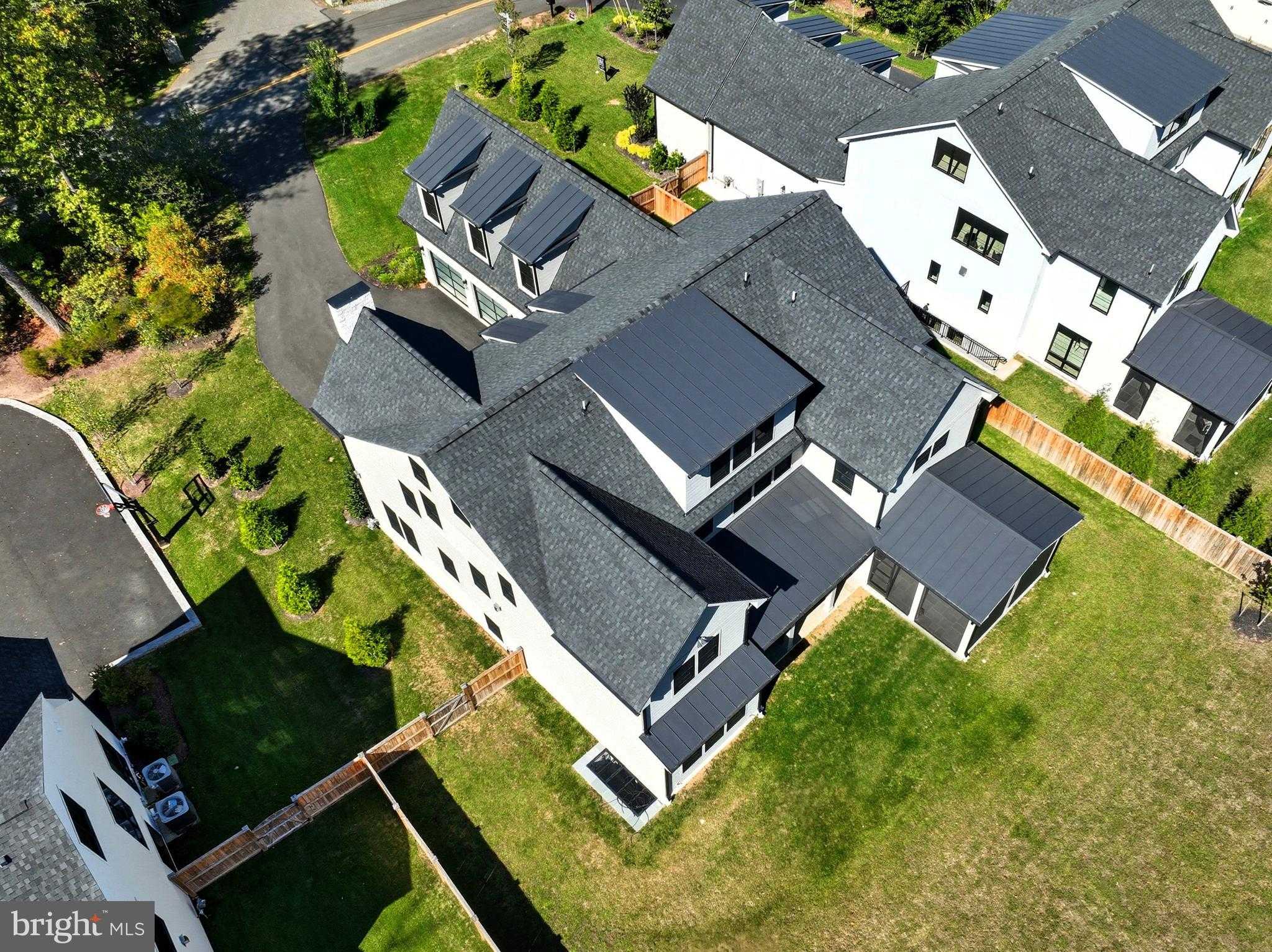 1111 Ingleside Ave photo 105