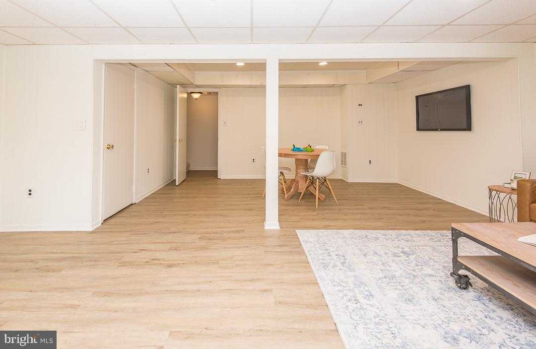 5756 Walnut Wood Ln photo 17