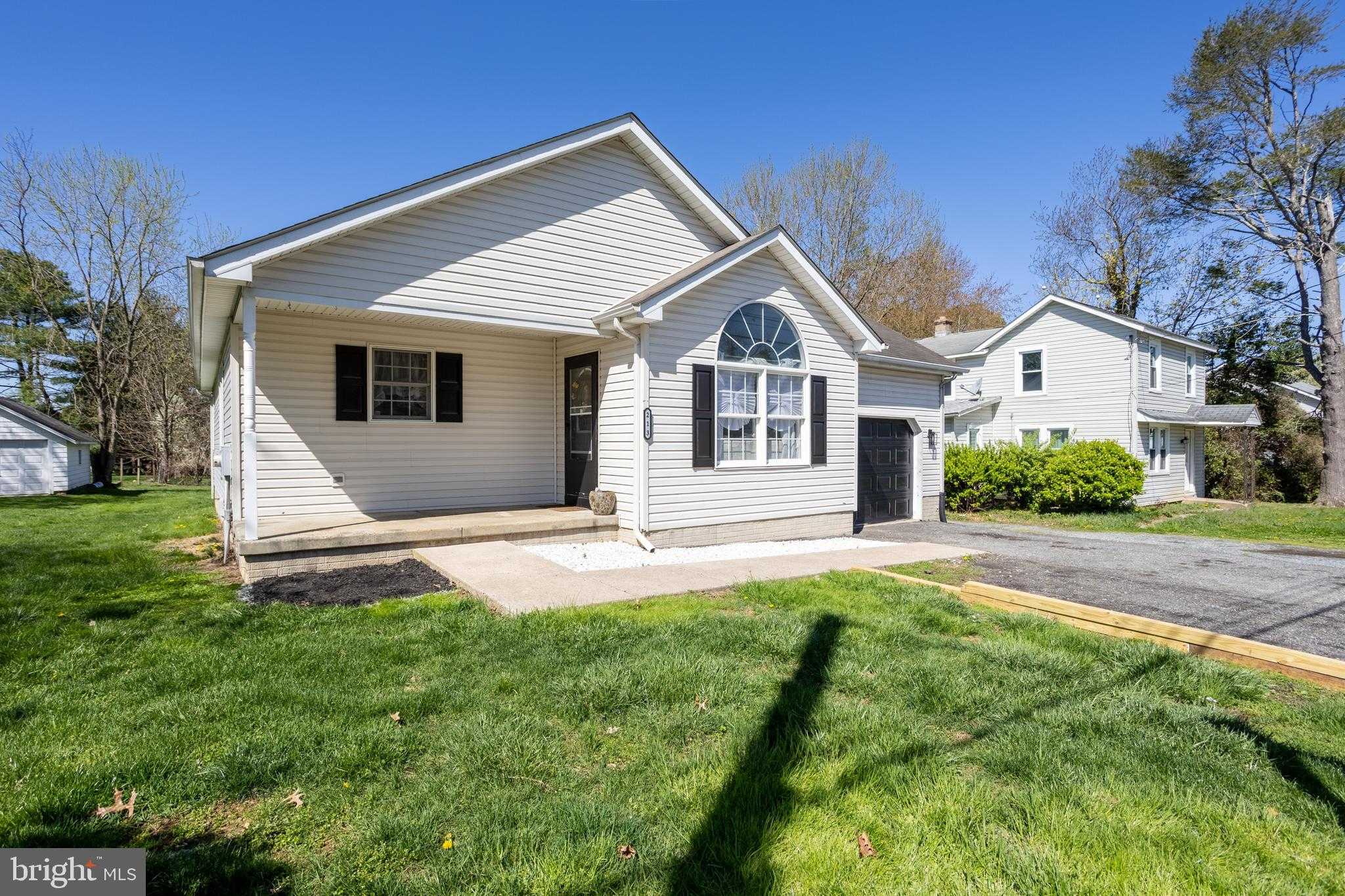 213 Cherry Hill Rd photo 4