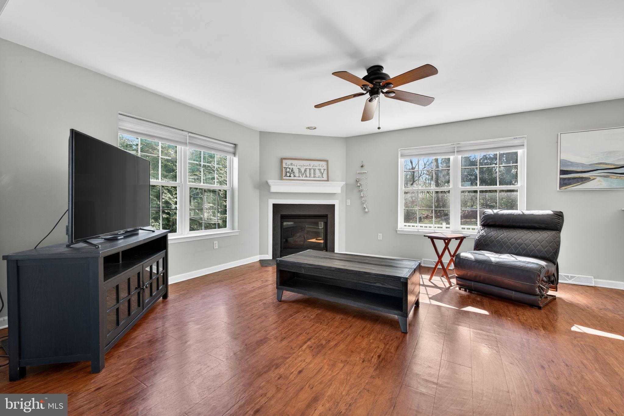 212 Sunset Cir photo 9