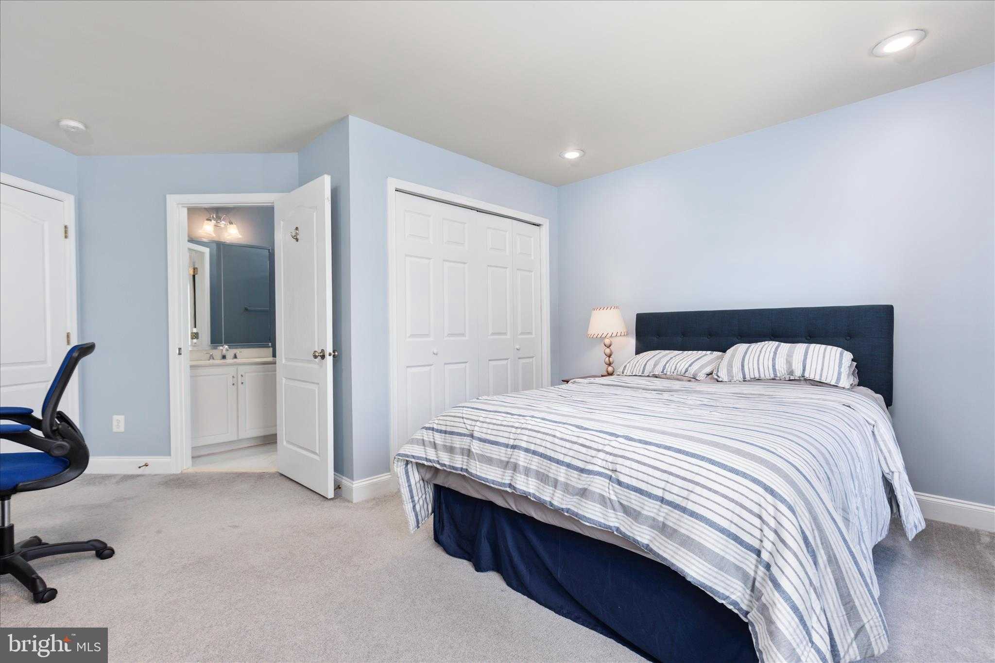 5624 Tournament Dr photo 35