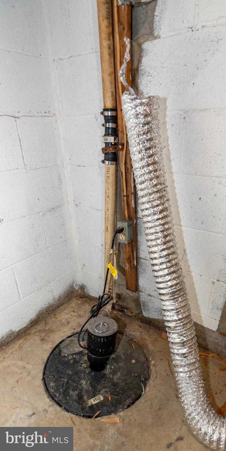 1009 Hillman St photo 38