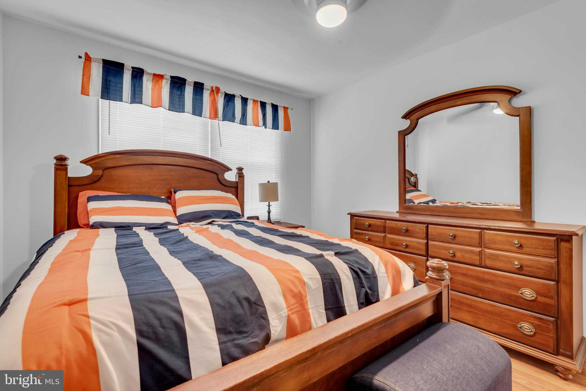 2012 Frontier CT photo 20