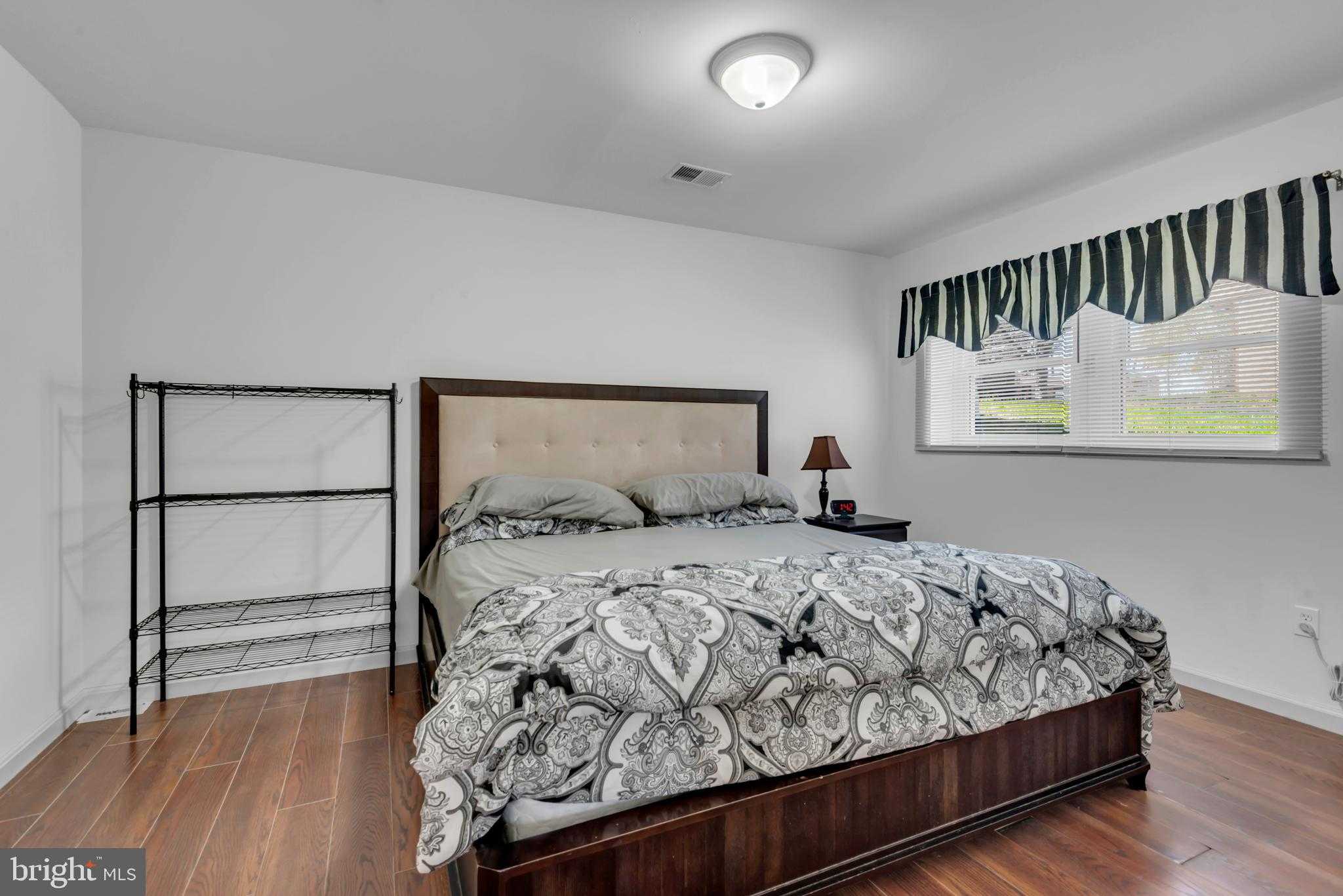 2012 Frontier CT photo 28