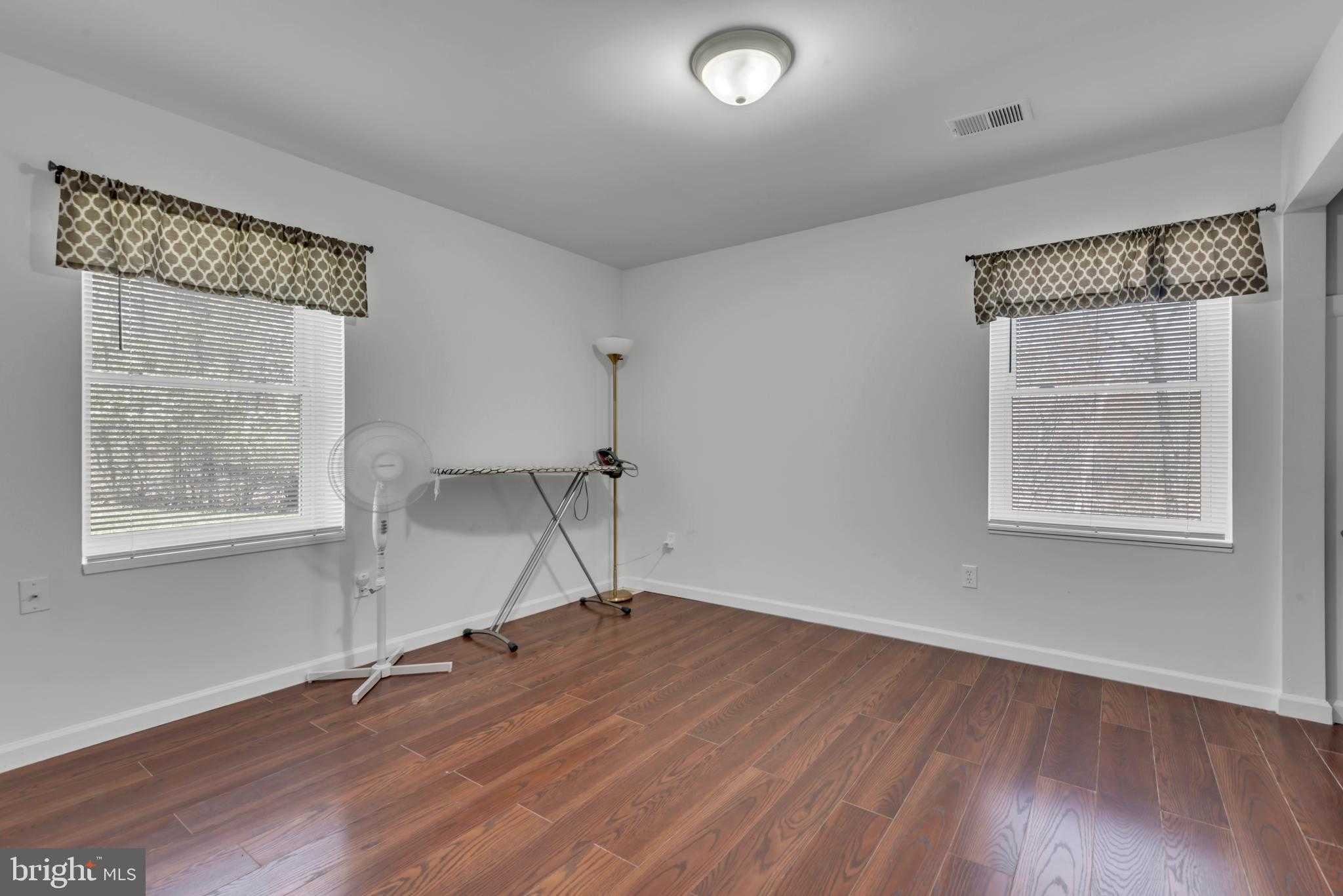 2012 Frontier CT photo 29