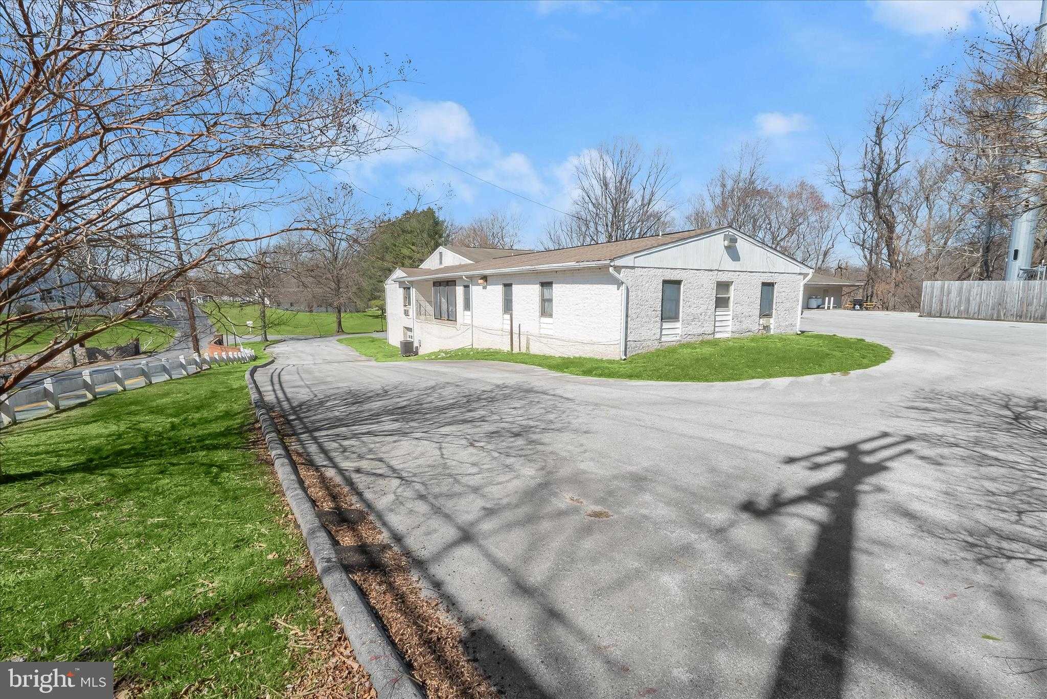 2800 Westchester Ave photo 55