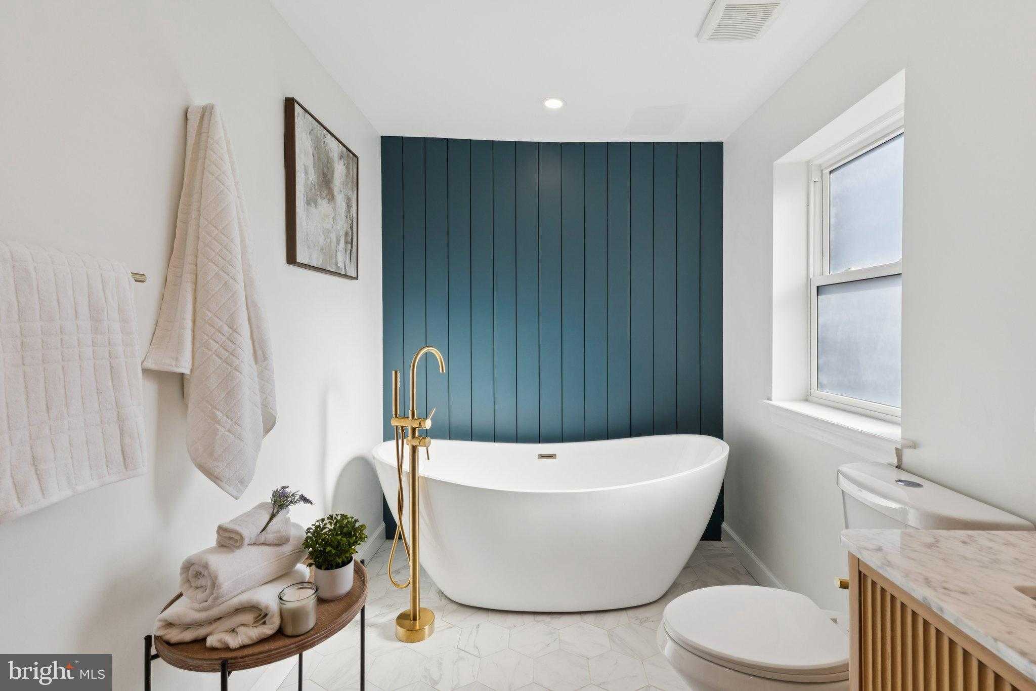 2121 N Hope St photo 27