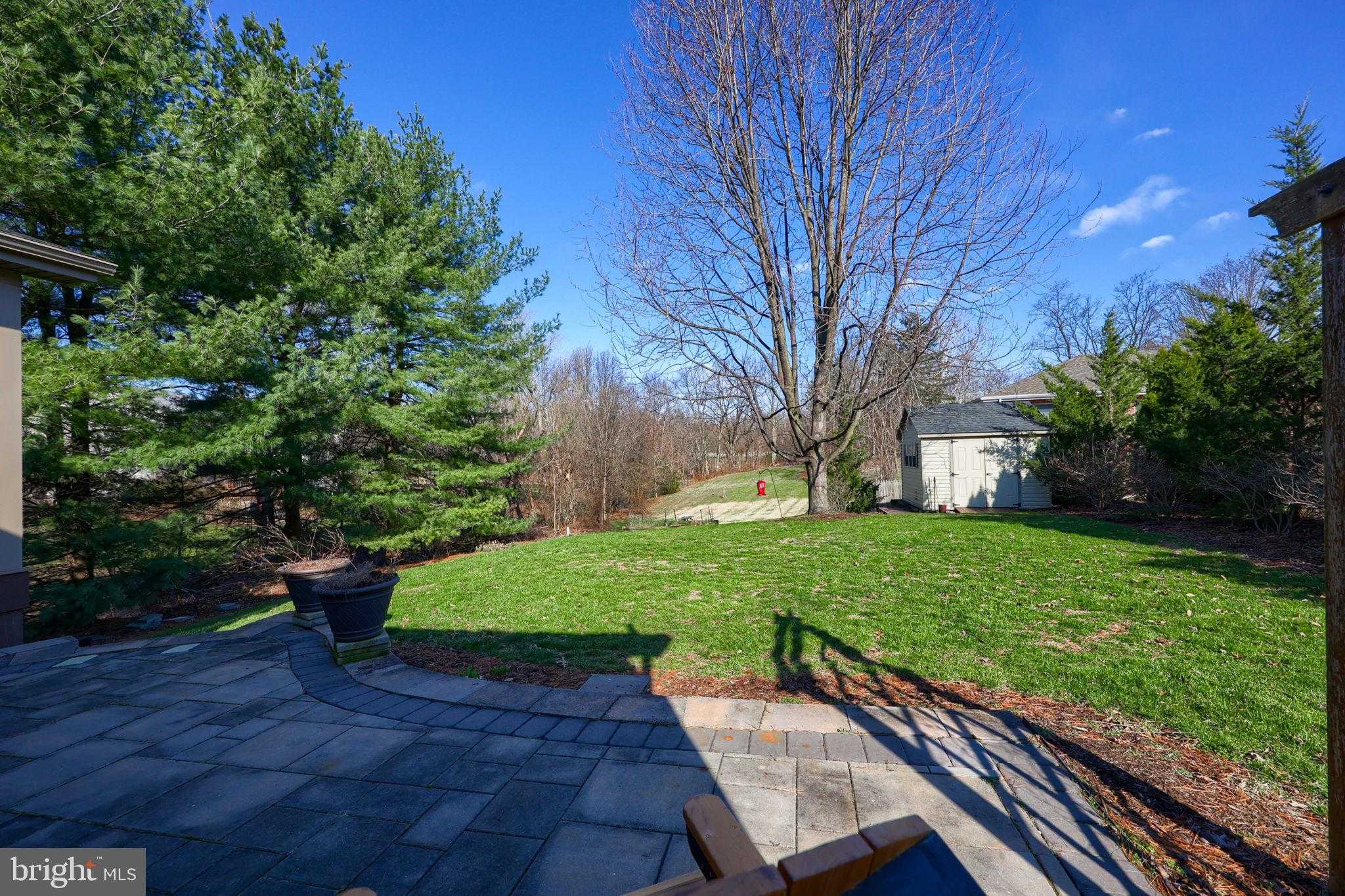 2021 Aslan Dr photo 3