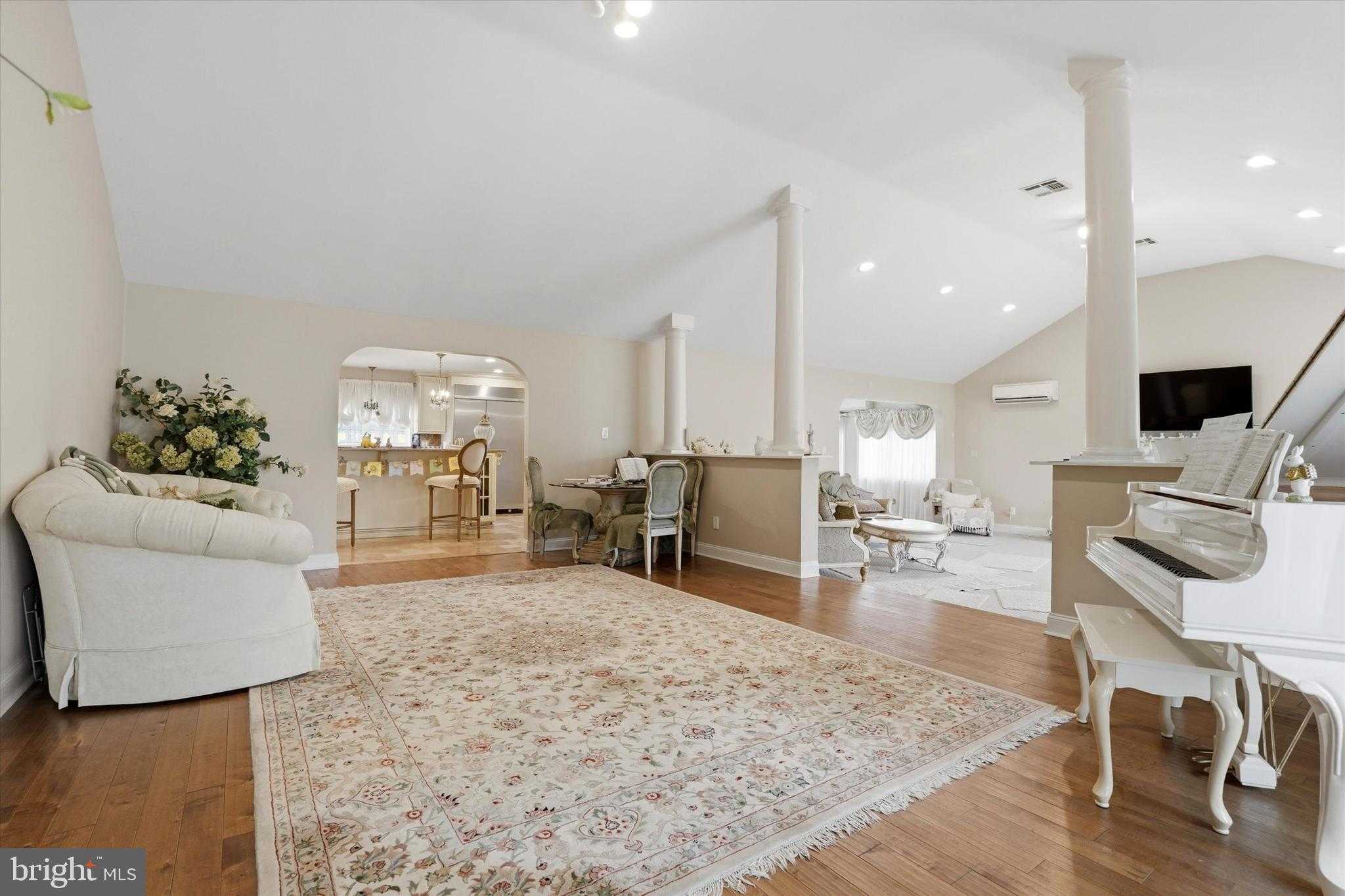 211 Lincoln Hwy photo 12