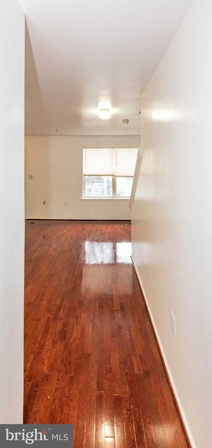 1005 Hillman St photo 5