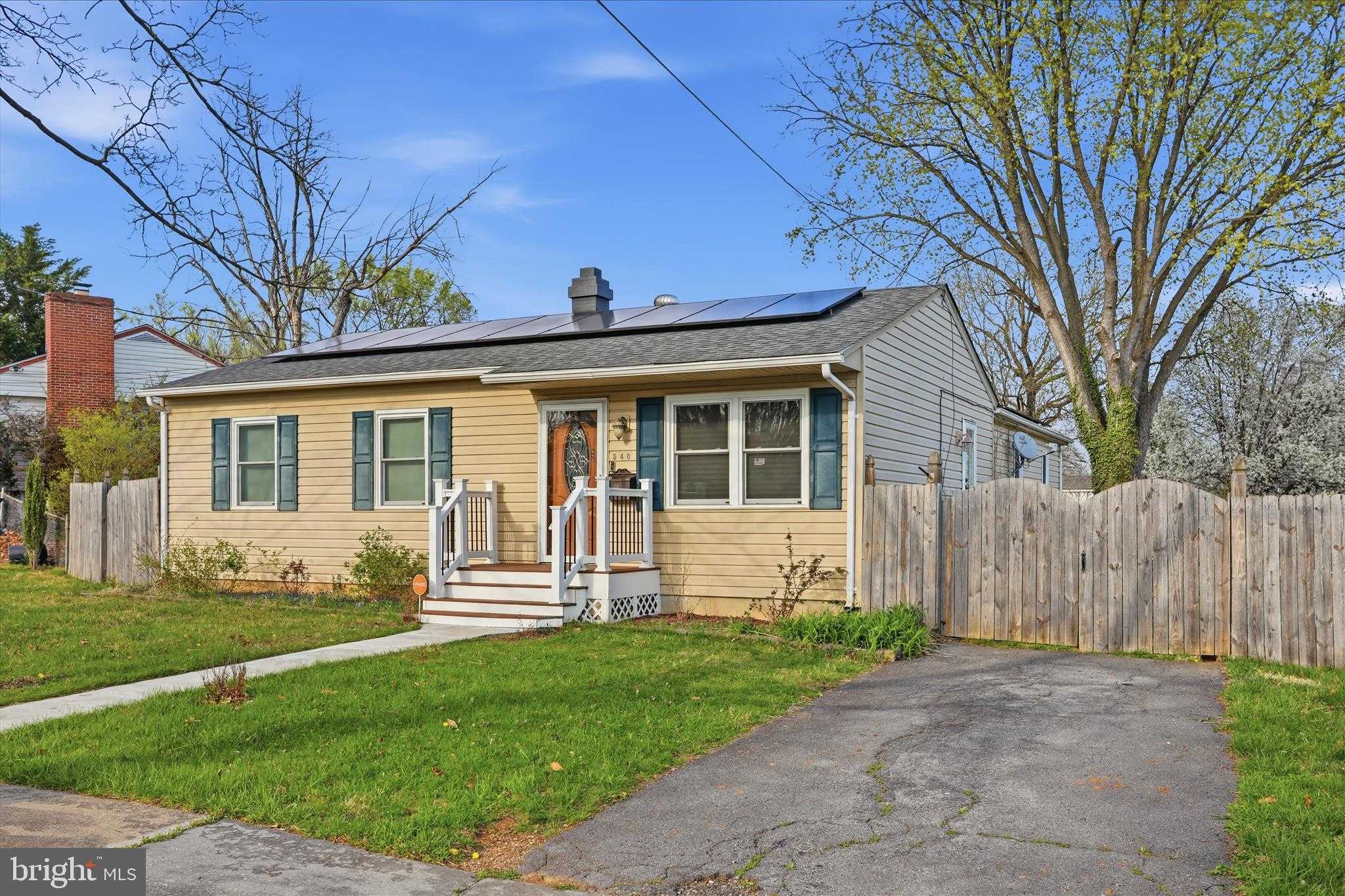 540 Eagle Pl photo 2