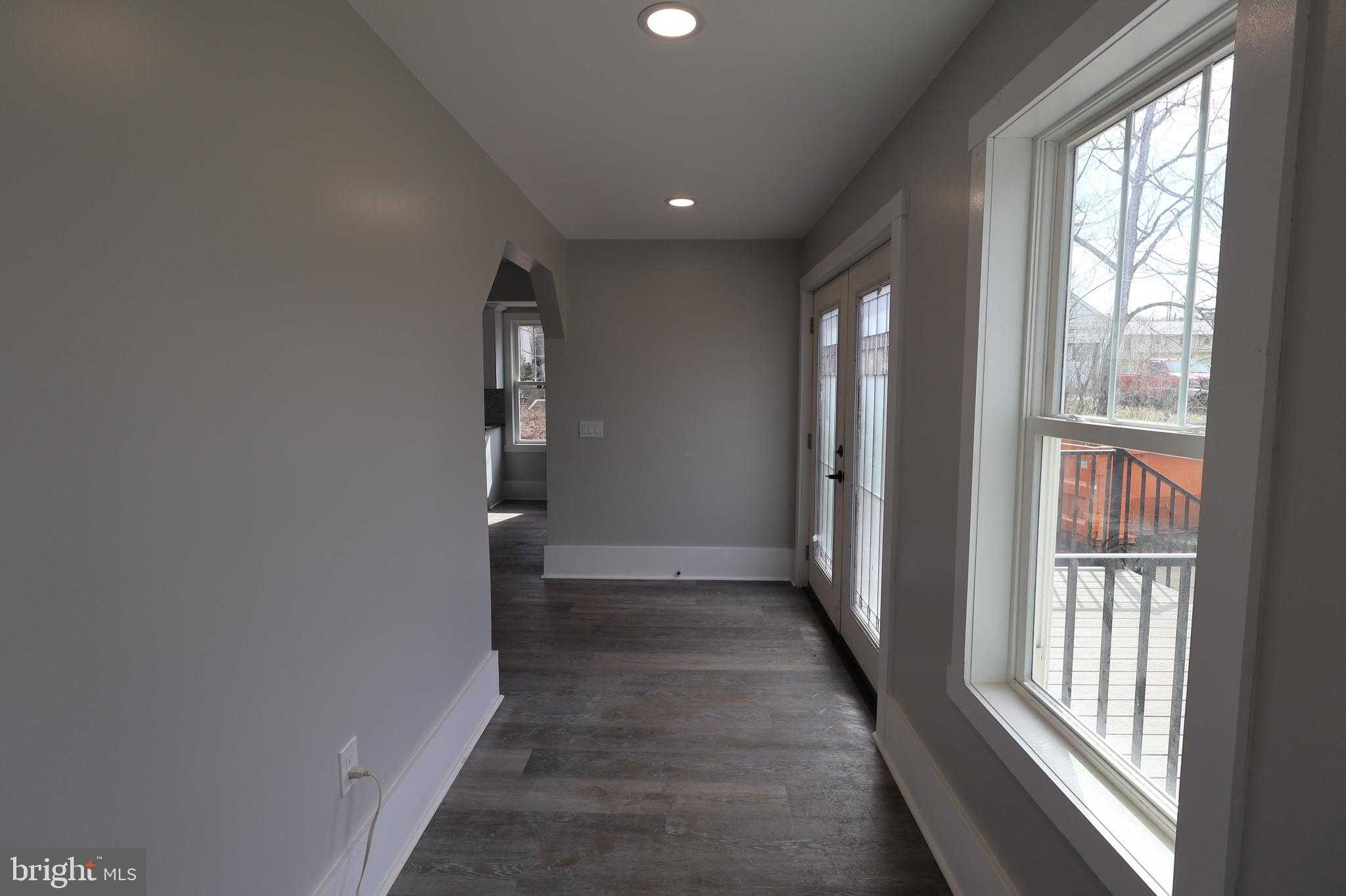 506 S Main St photo 40