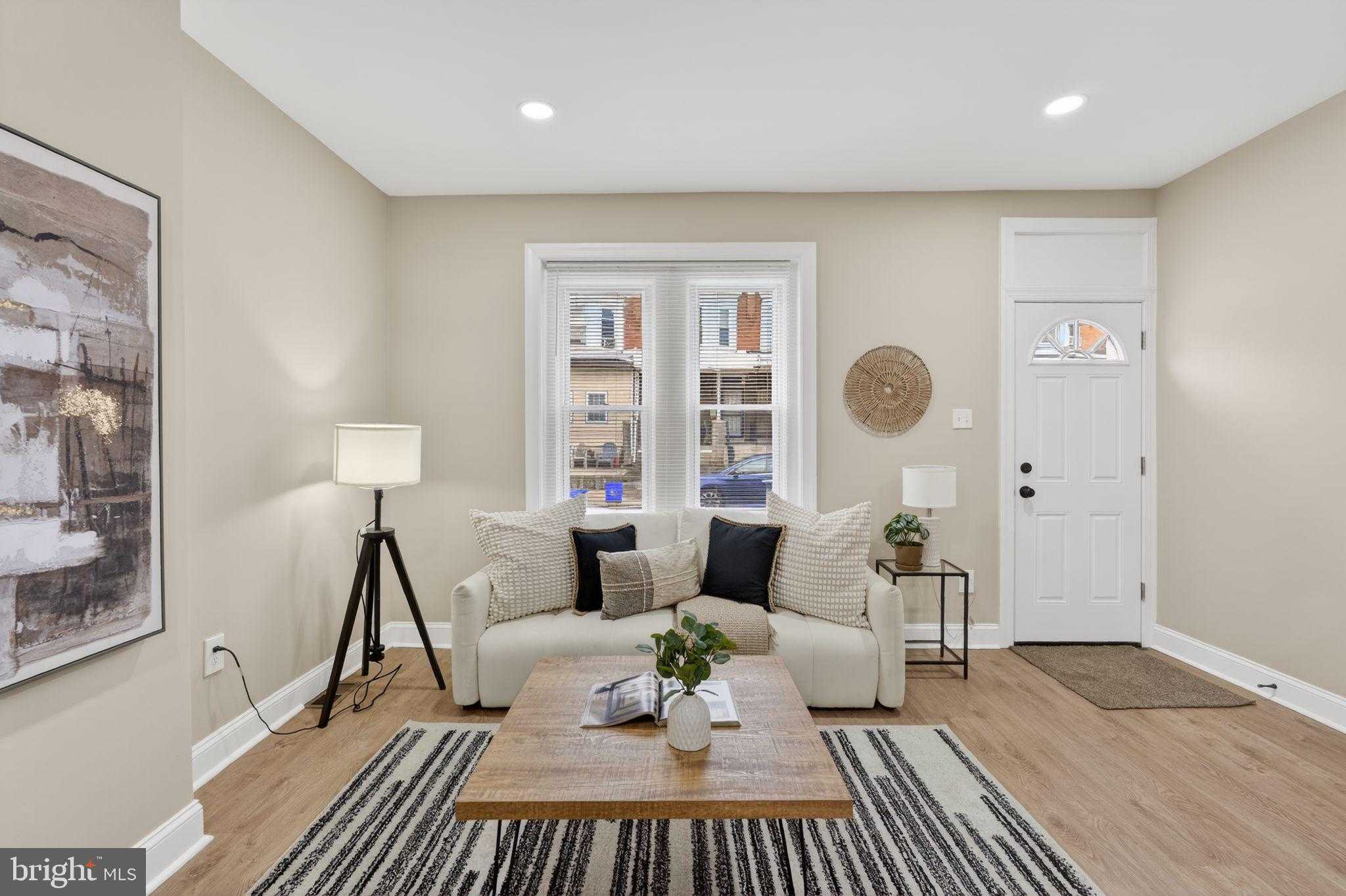 434 W Penn St photo 2