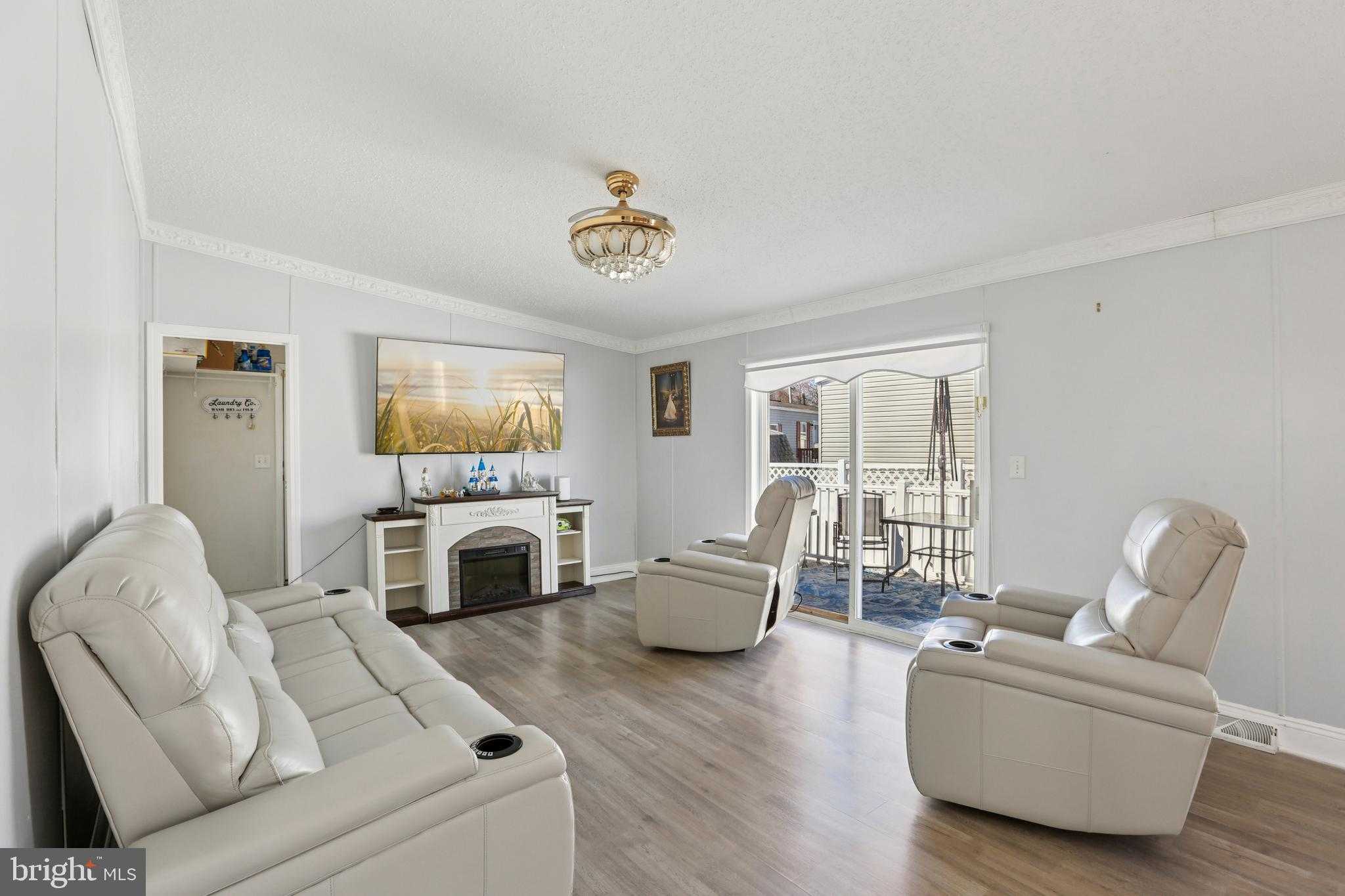 12 Little John Ct photo 2