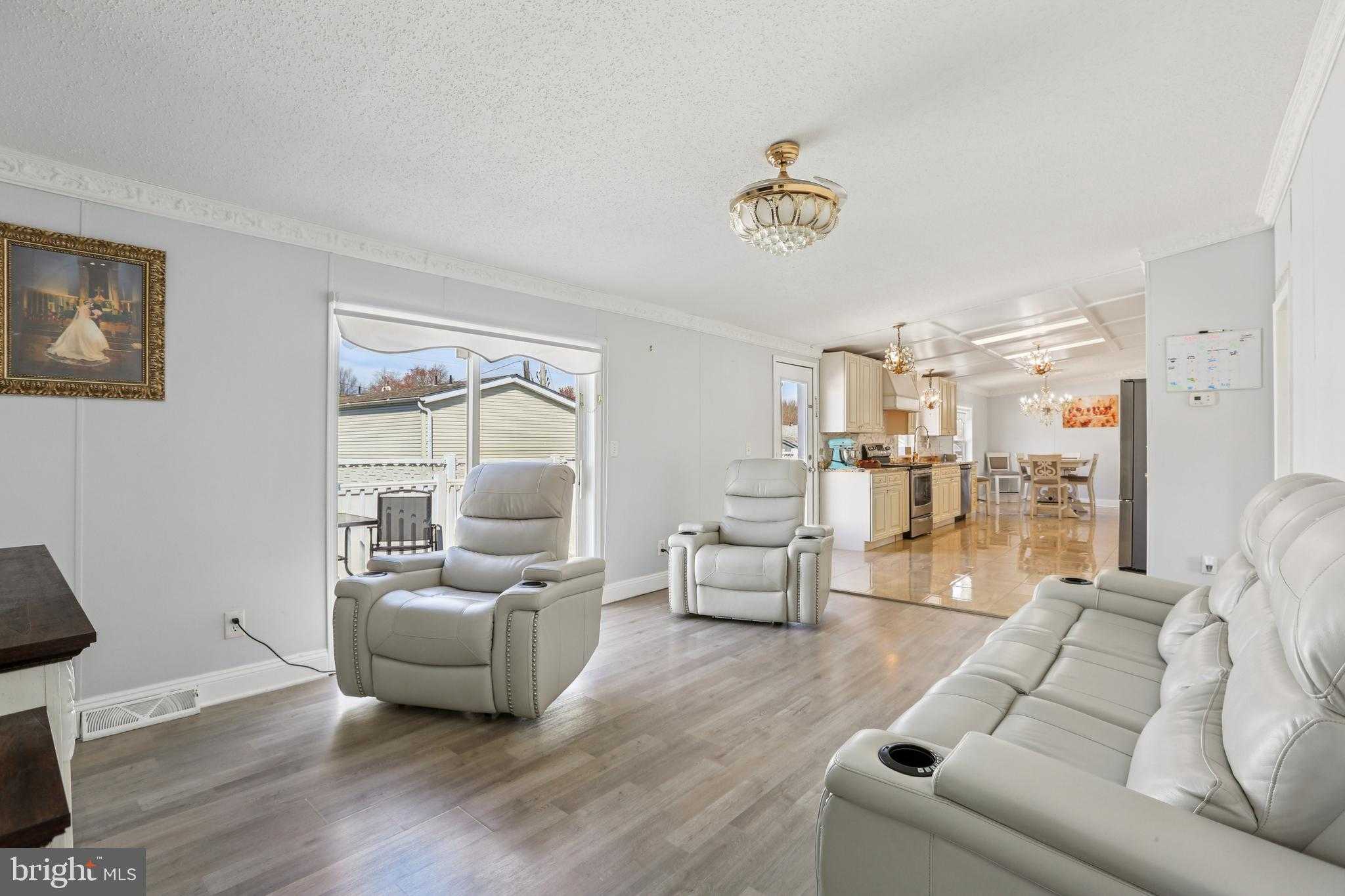 12 Little John Ct photo 3