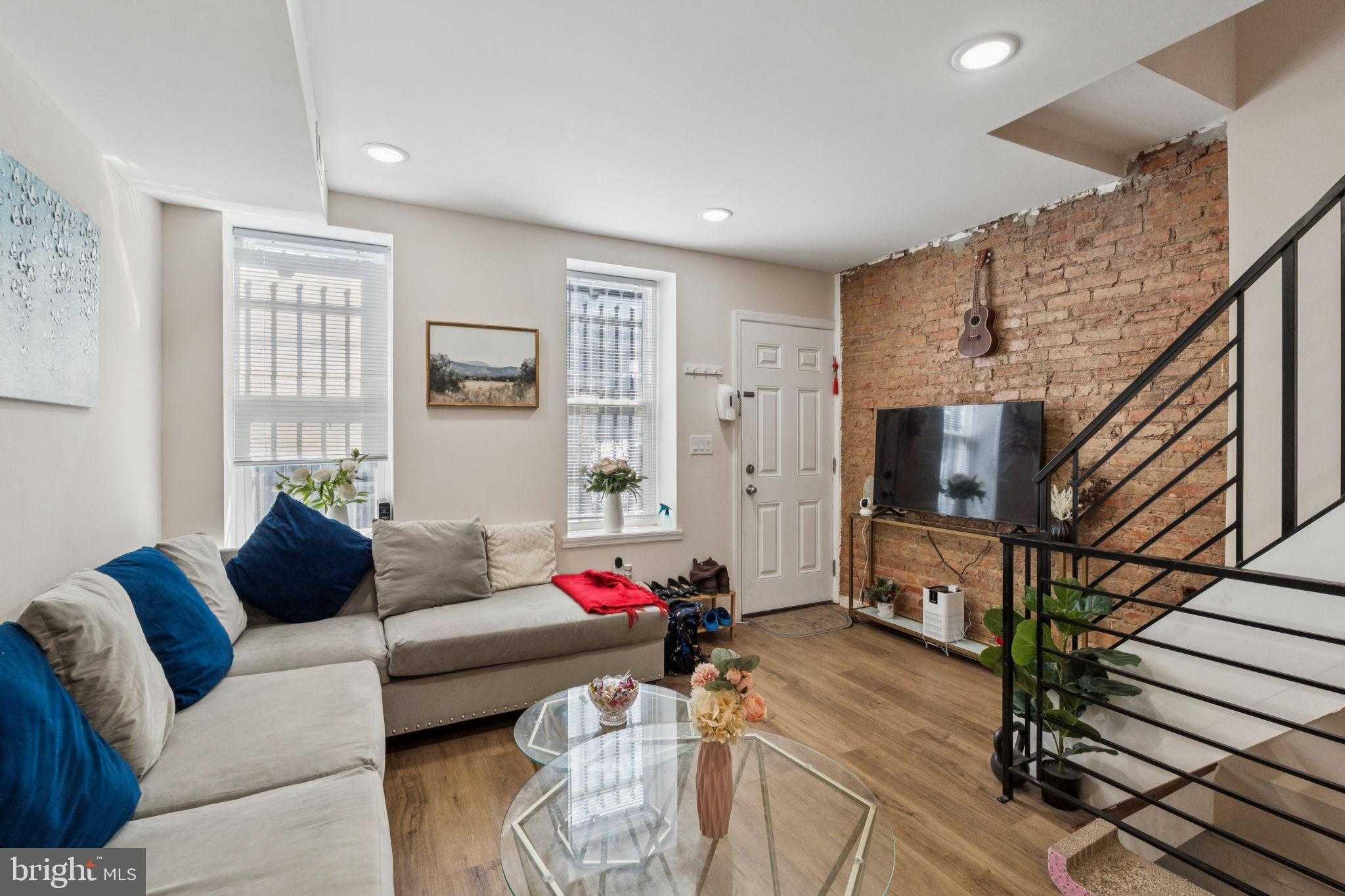 703 Winton St photo 3