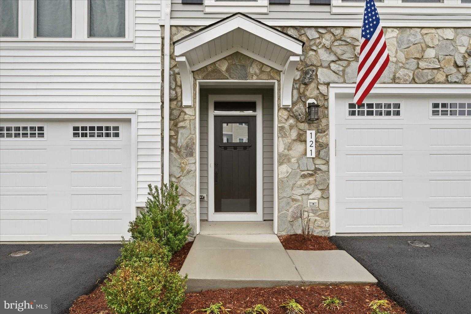 121 Checkerspot Way photo 2