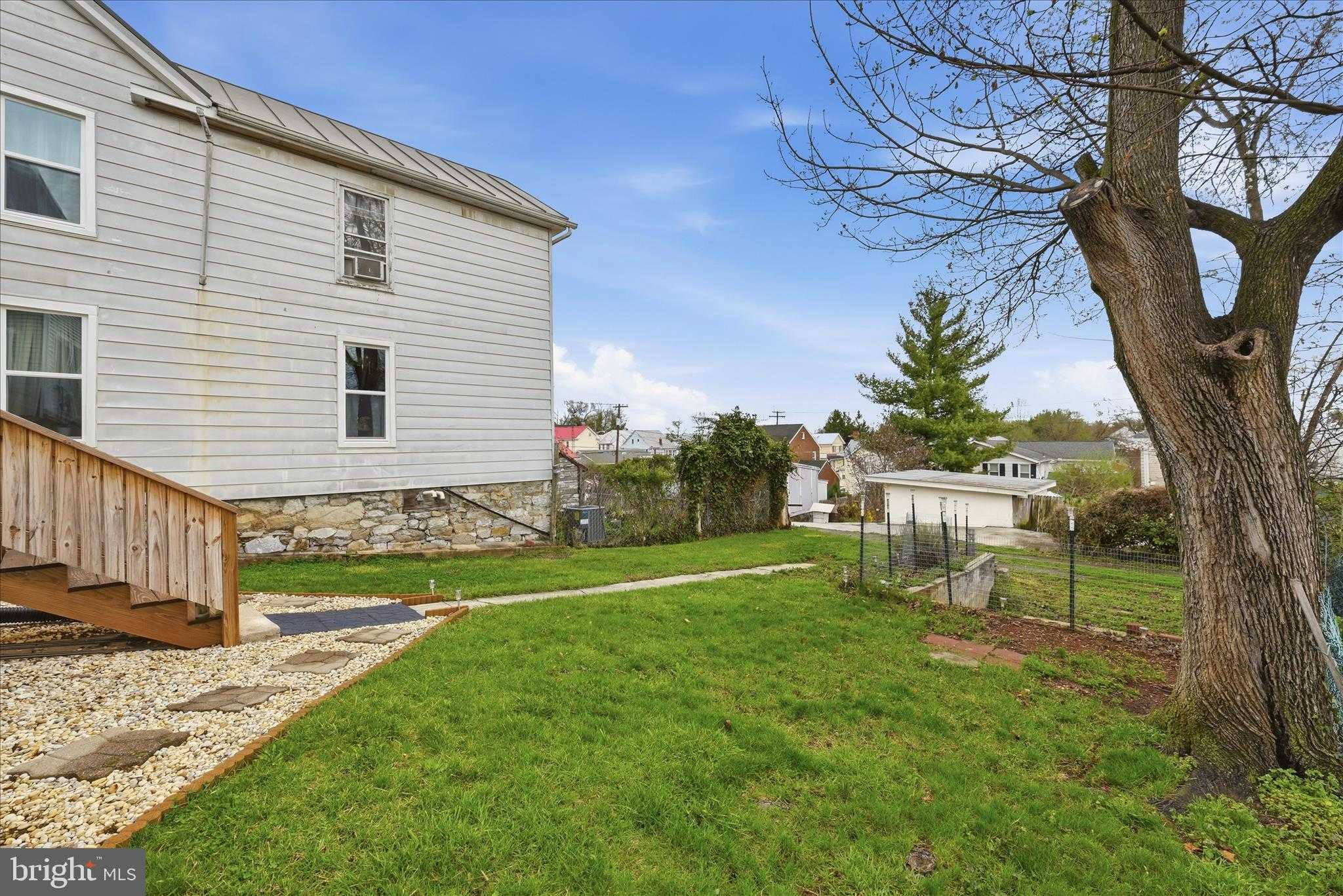 610 Faulkner Ave photo 33