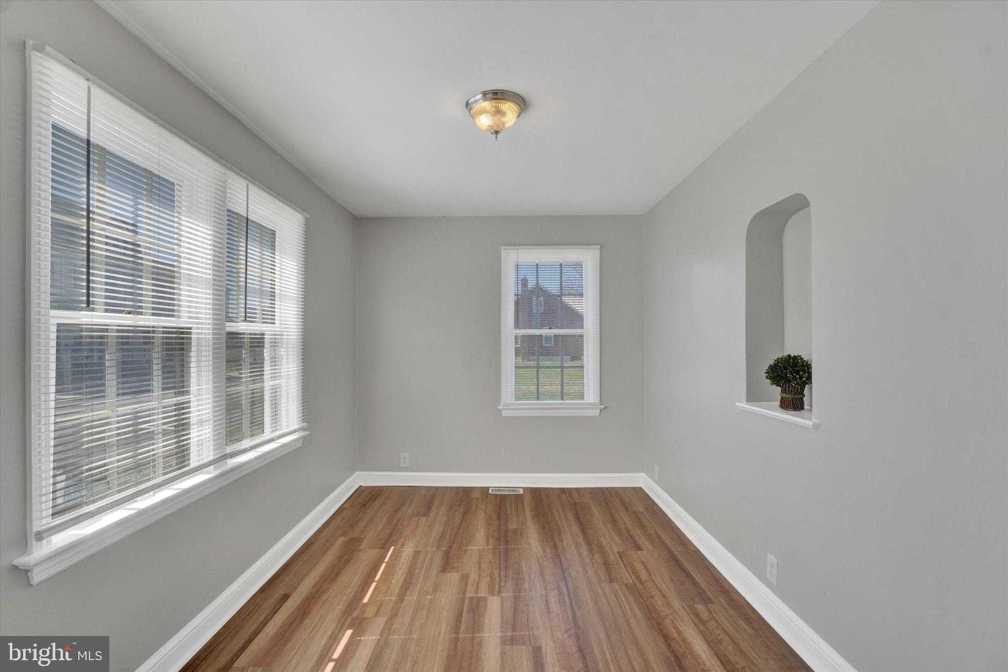 1423 Filbert St photo 6