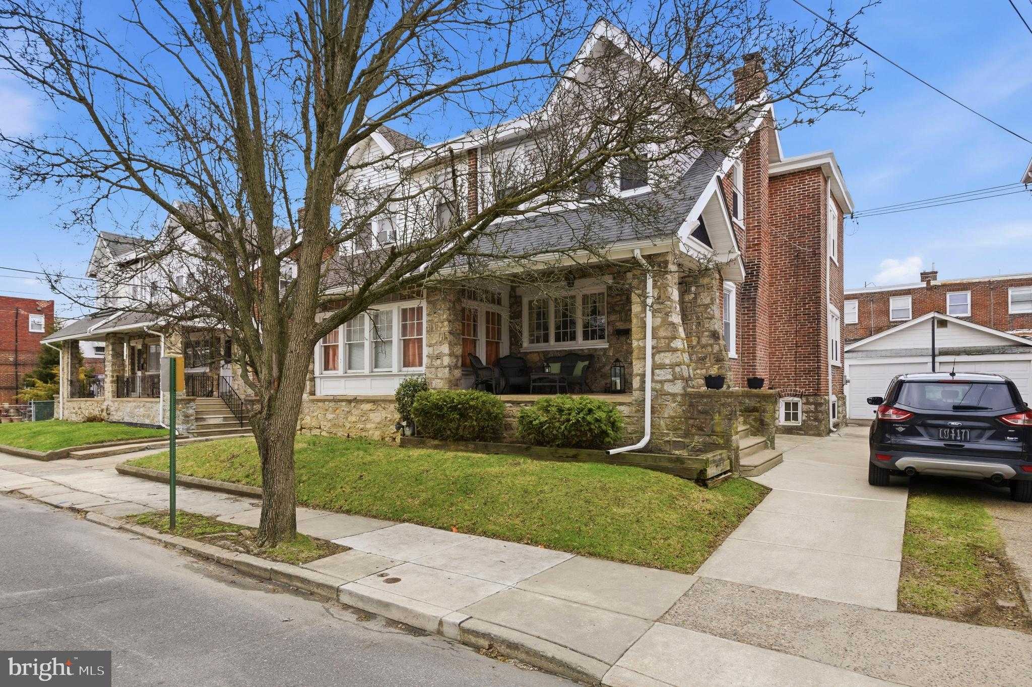 90 Ridley Ave photo 2