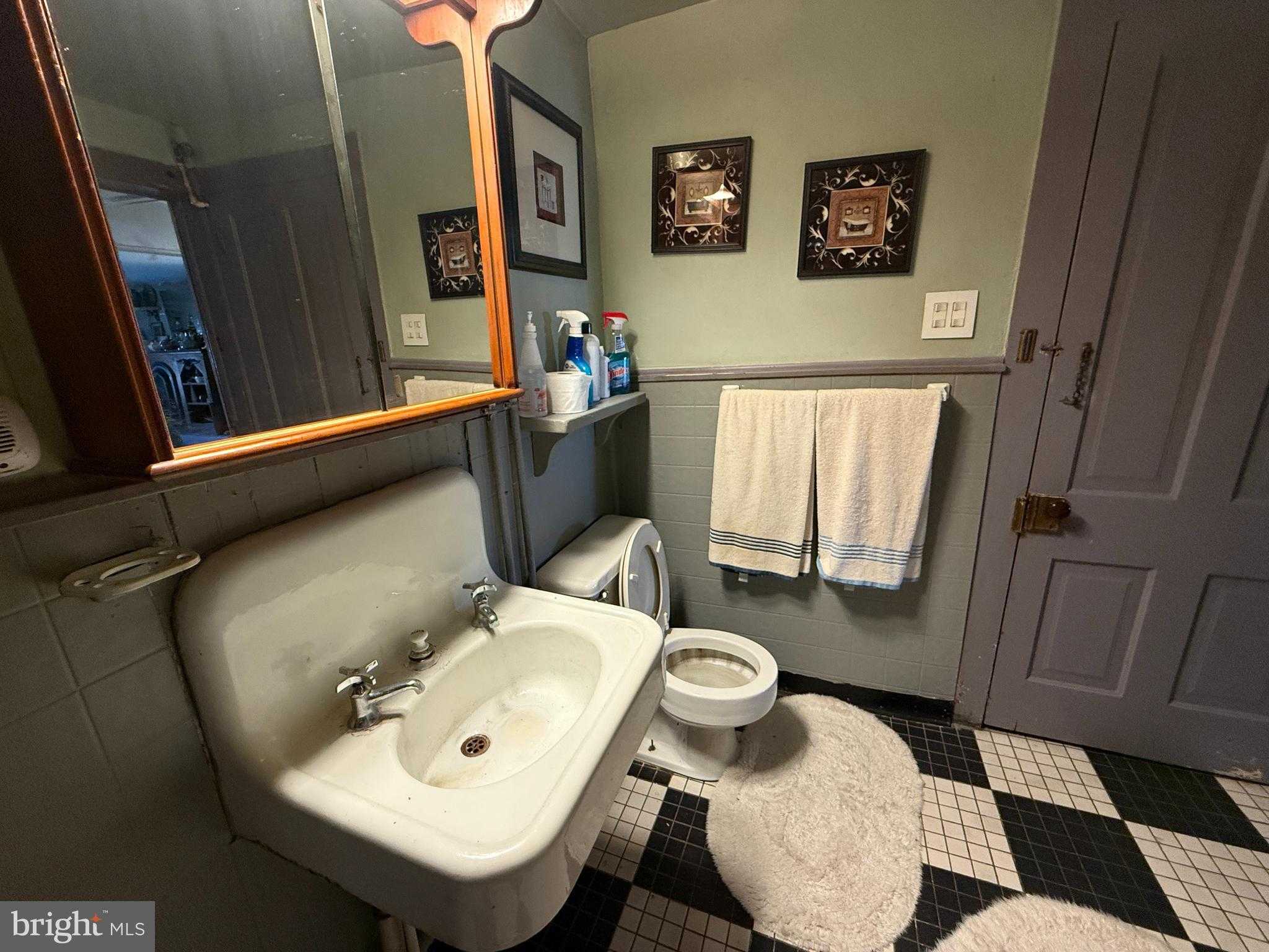 207 S Washington St photo 45