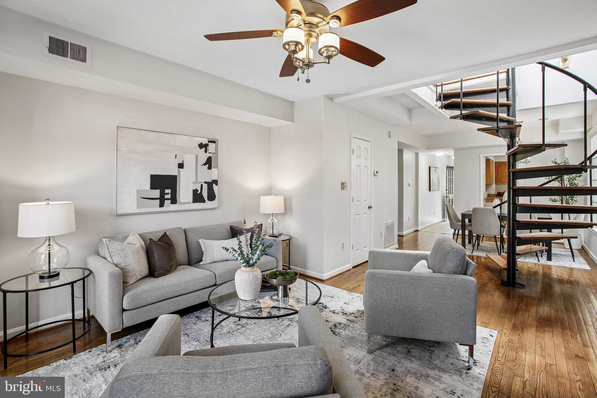 813 Wolfe St photo 12